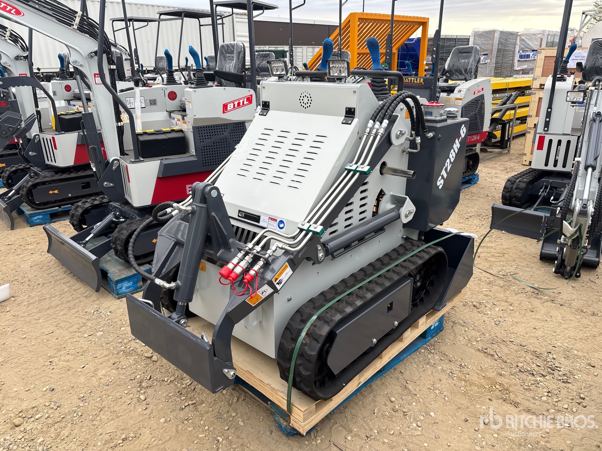 MINI CARGADOR SOBRE ORUGAS 2025 COMPAC ST28H6