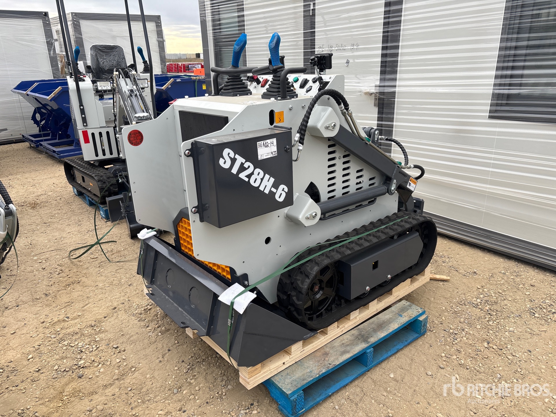 MINI CARGADOR SOBRE ORUGAS 2025 COMPAC ST28H6