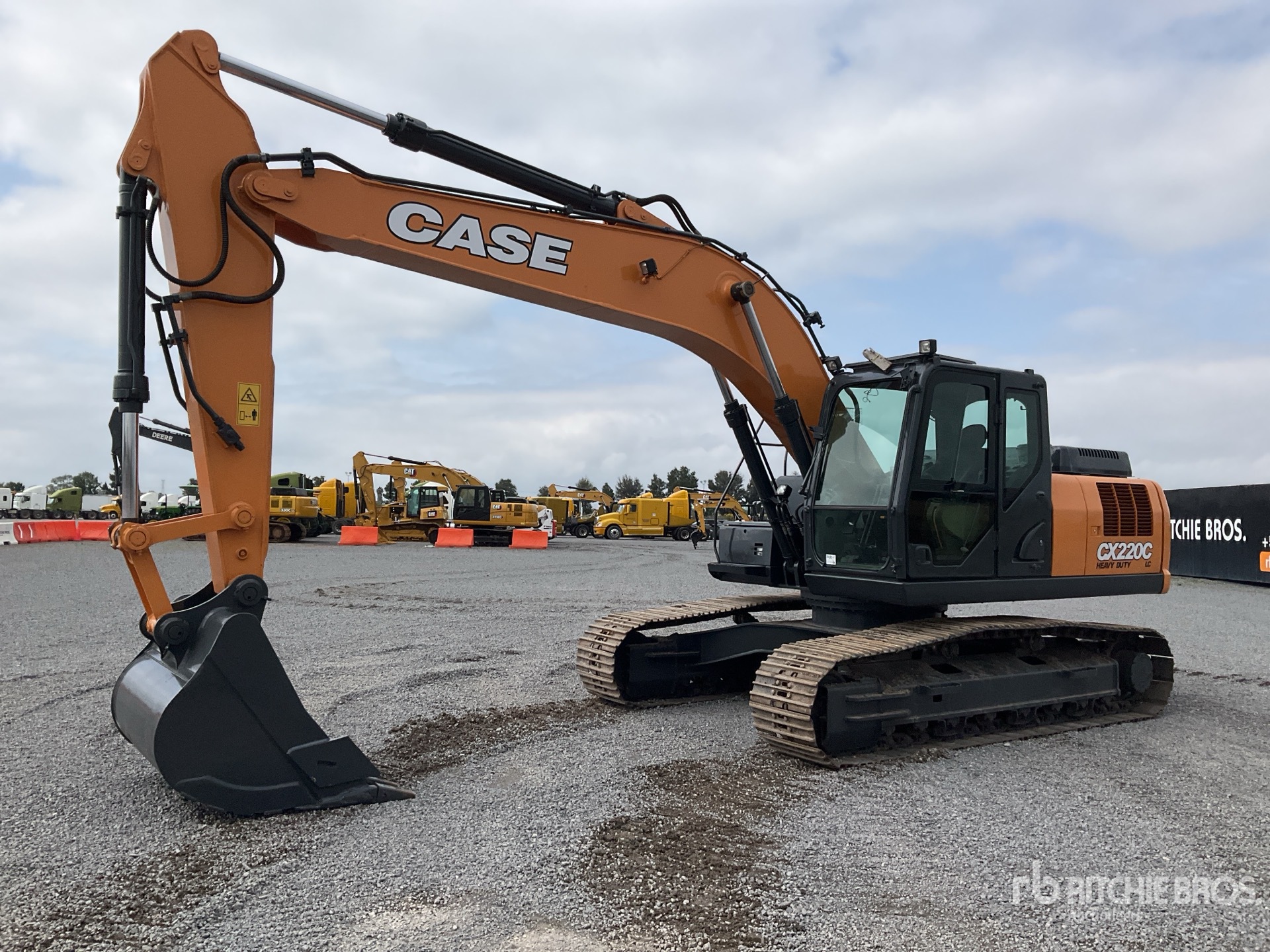 EXCAVADORA 2021 CASE CX220CLCHD
