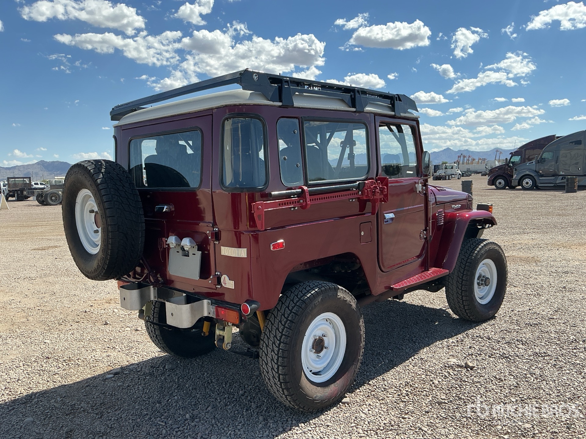 General Appearance with Picture, Right Rear Corner