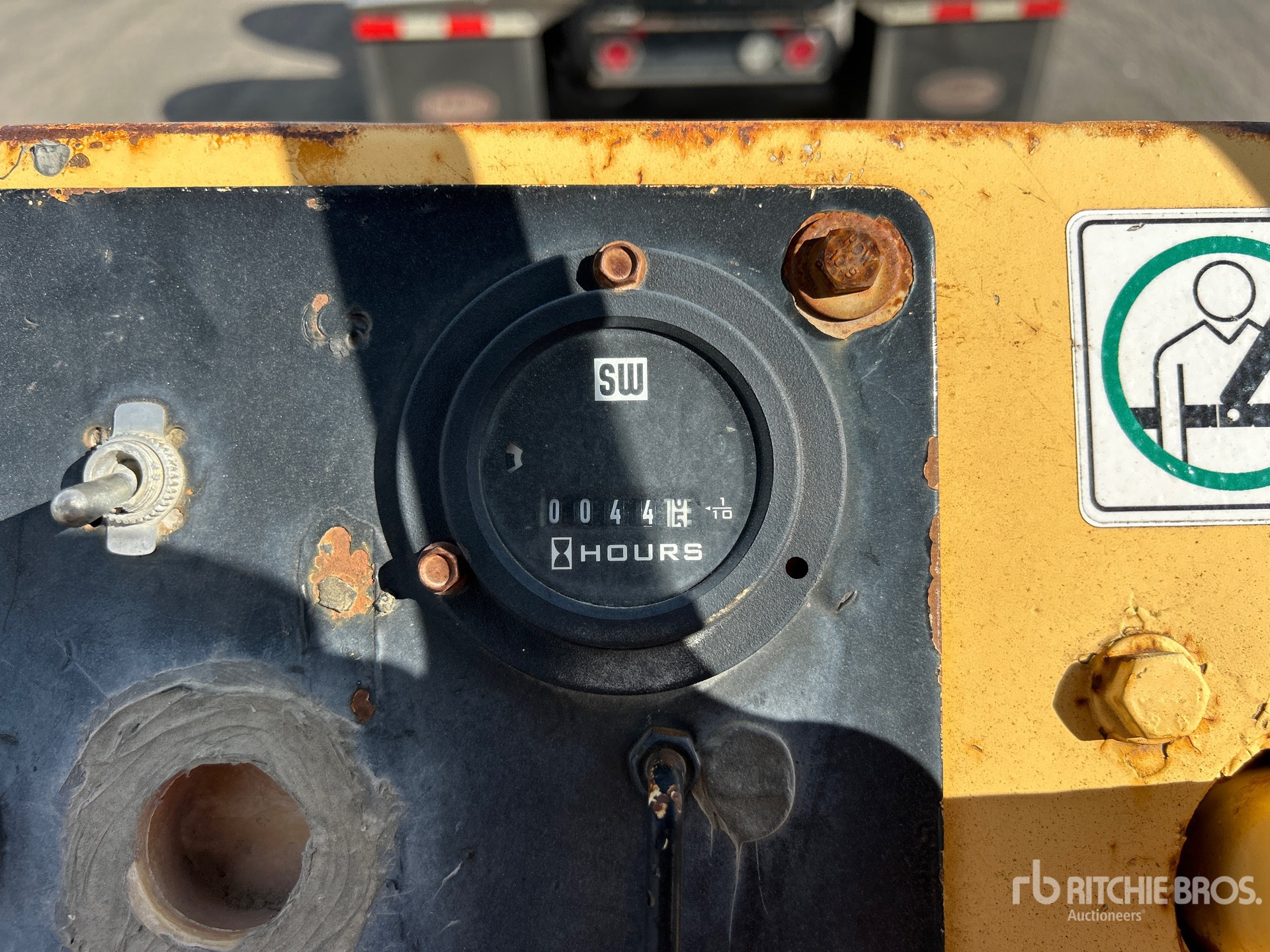 General Appearance with Hour Meter / Odometer