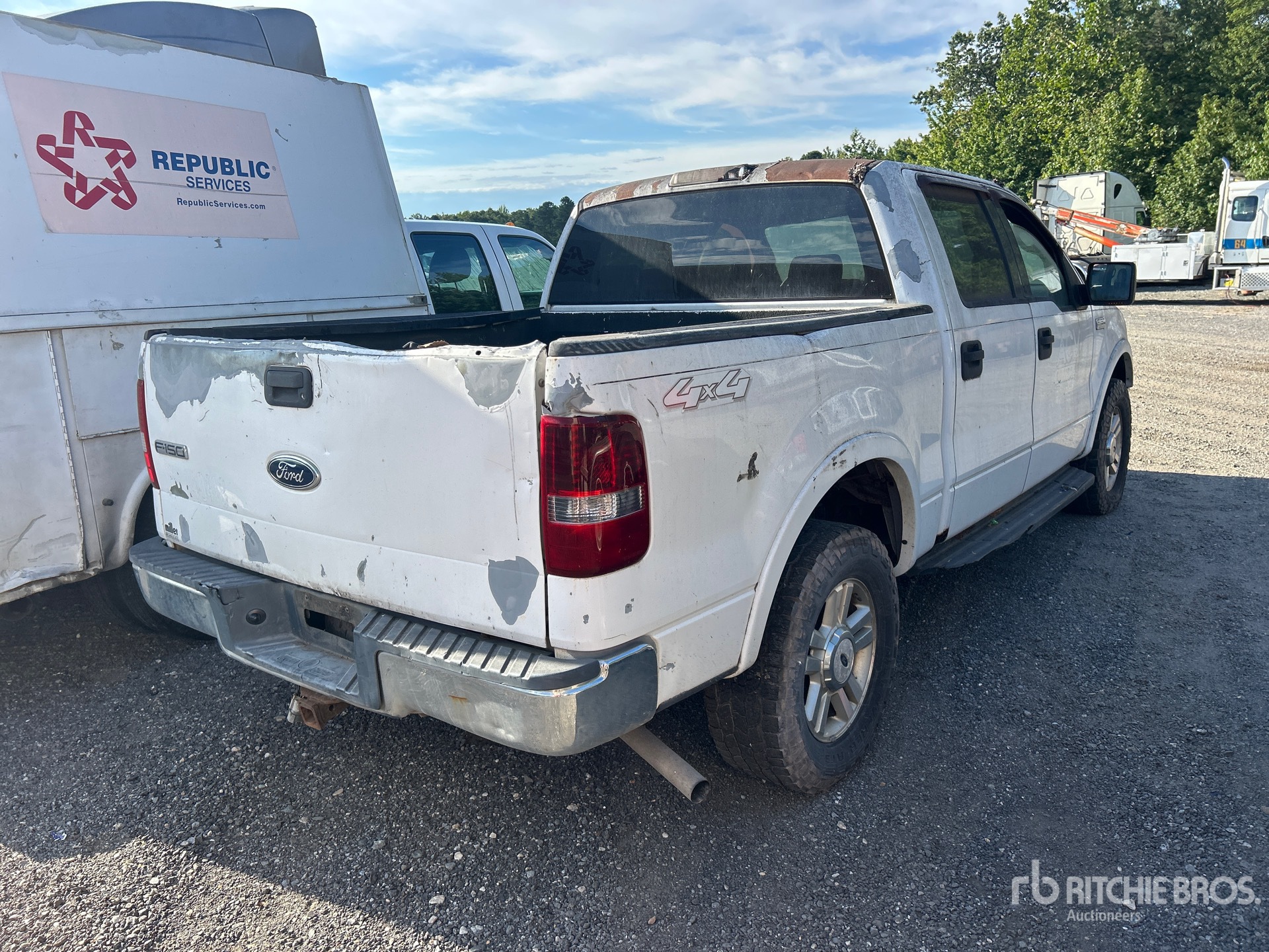 General Appearance with Picture, Right Rear Corner