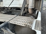4 Underbody - Truck with 