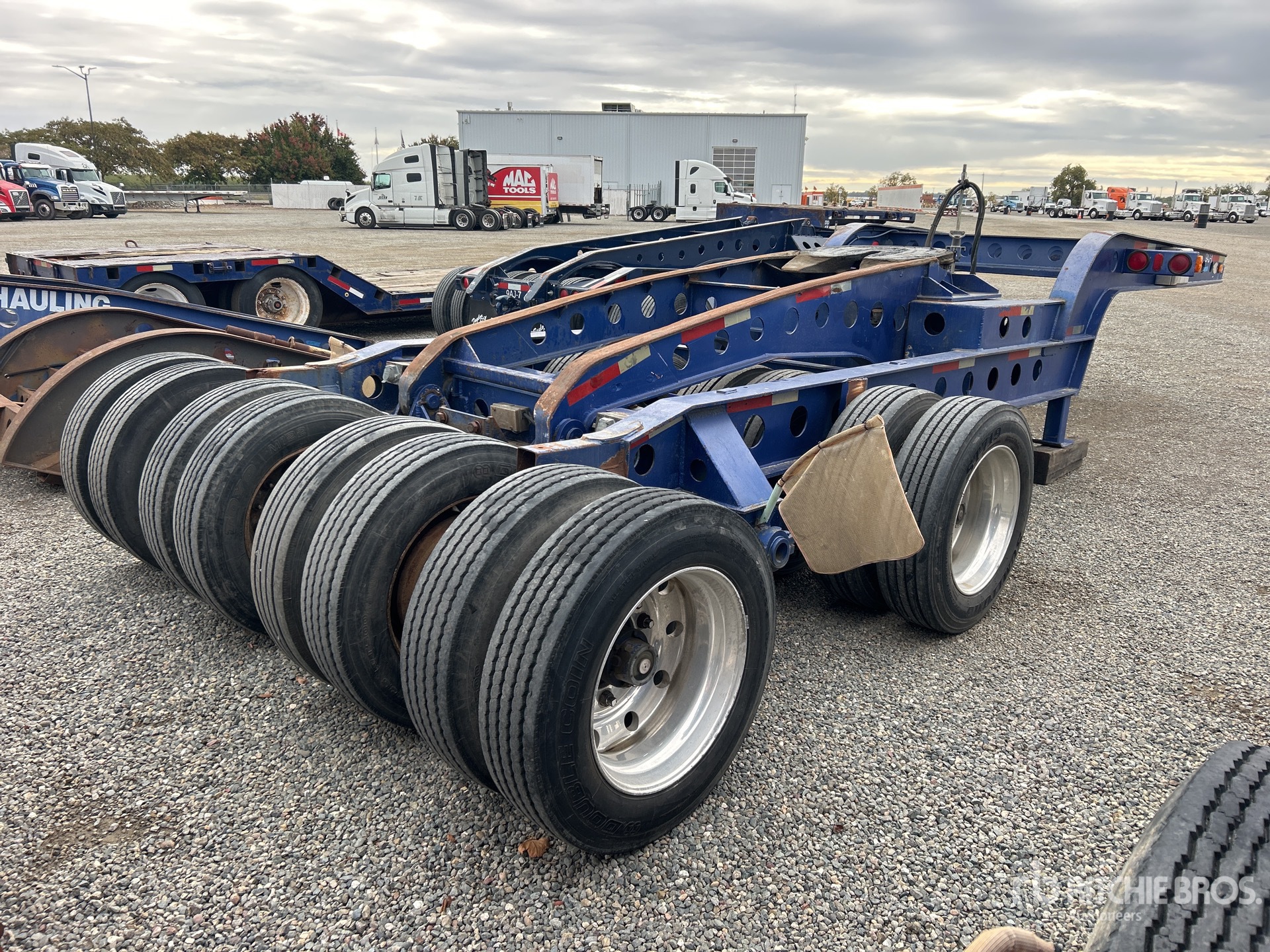 General Appearance with Bild, Ecke hinten rechts