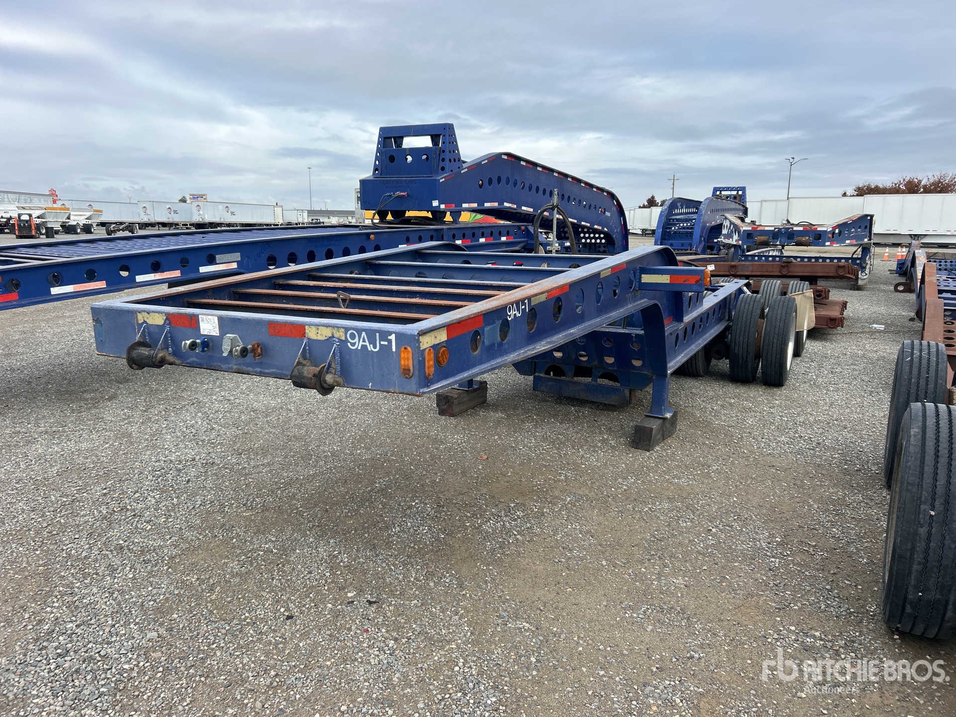 General Appearance with Bild, Ecke vorne links