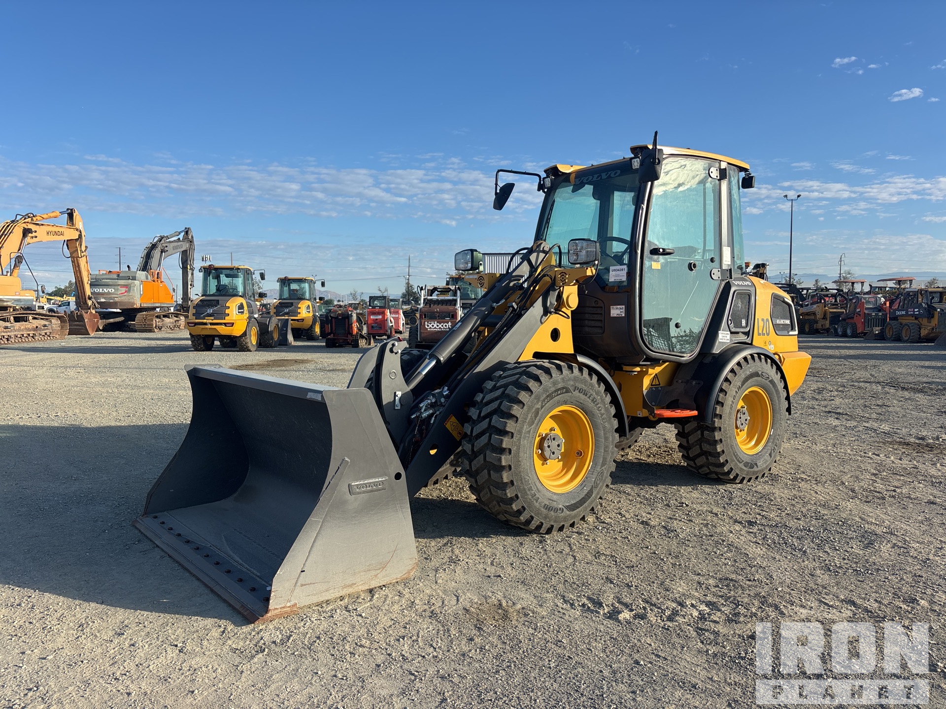 General Appearance with Foto, angolo anteriore sinistro