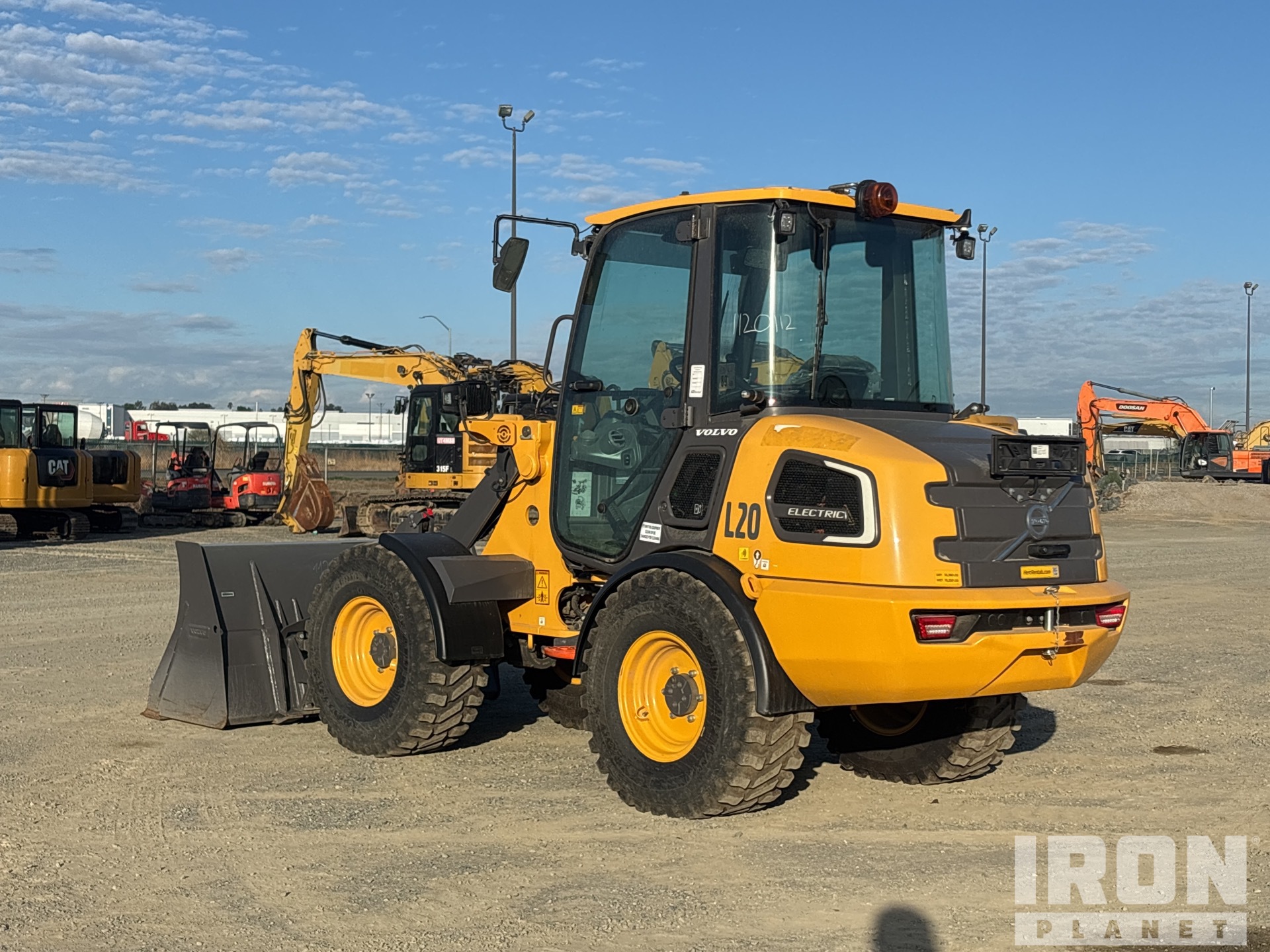 General Appearance with Foto, angolo posteriore sinistro