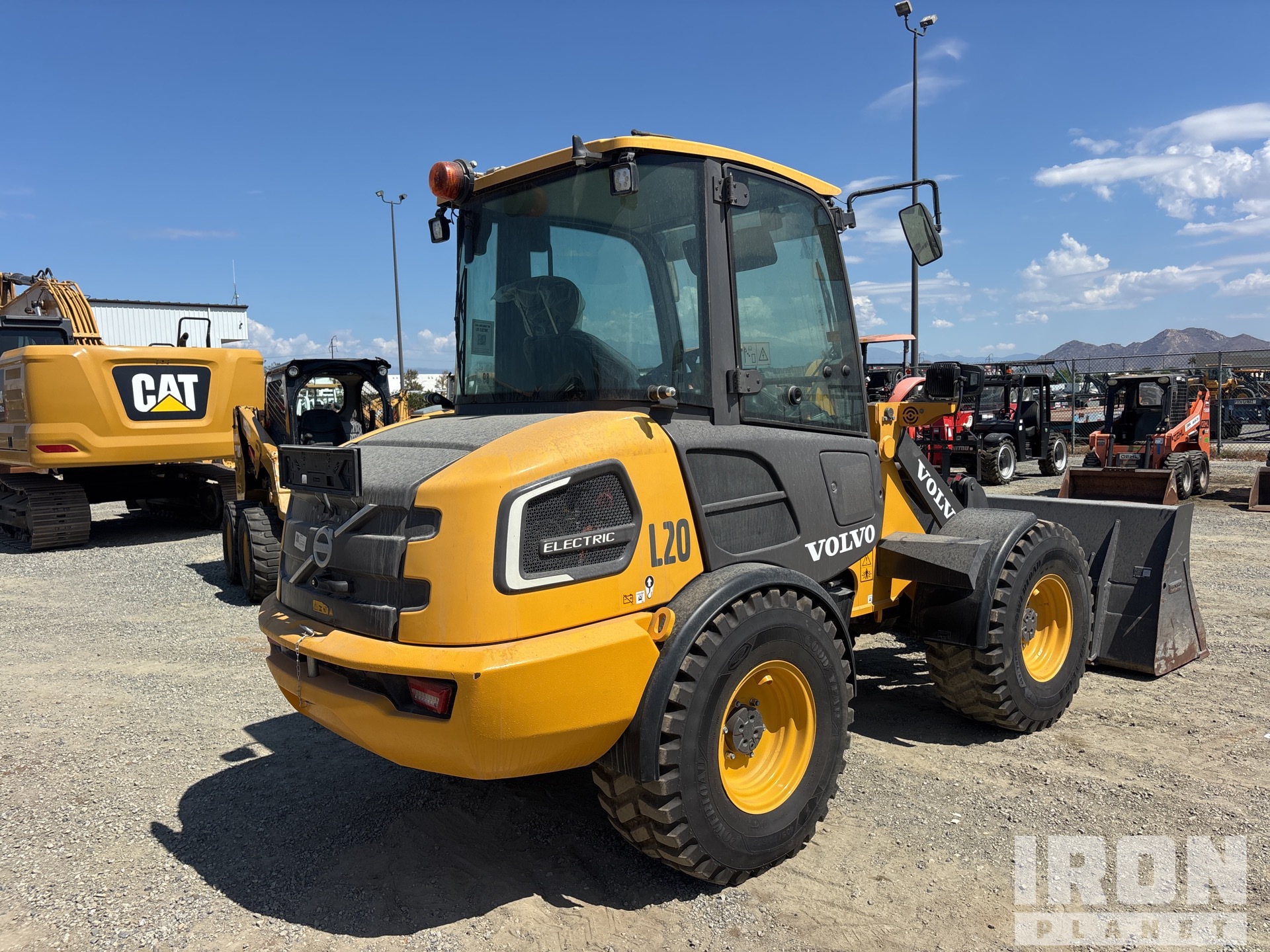 General Appearance with Foto, angolo anteriore sinistro