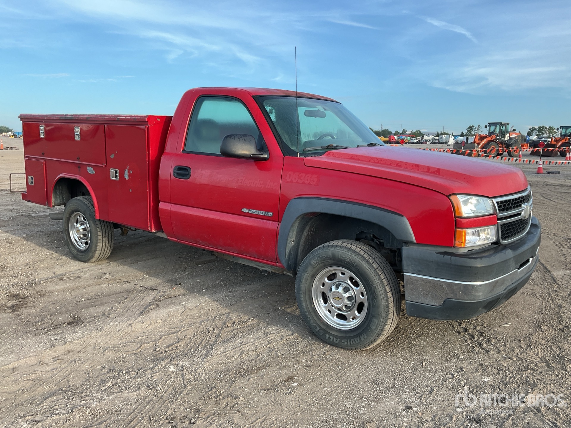 General Appearance with Picture, Right Front Corner