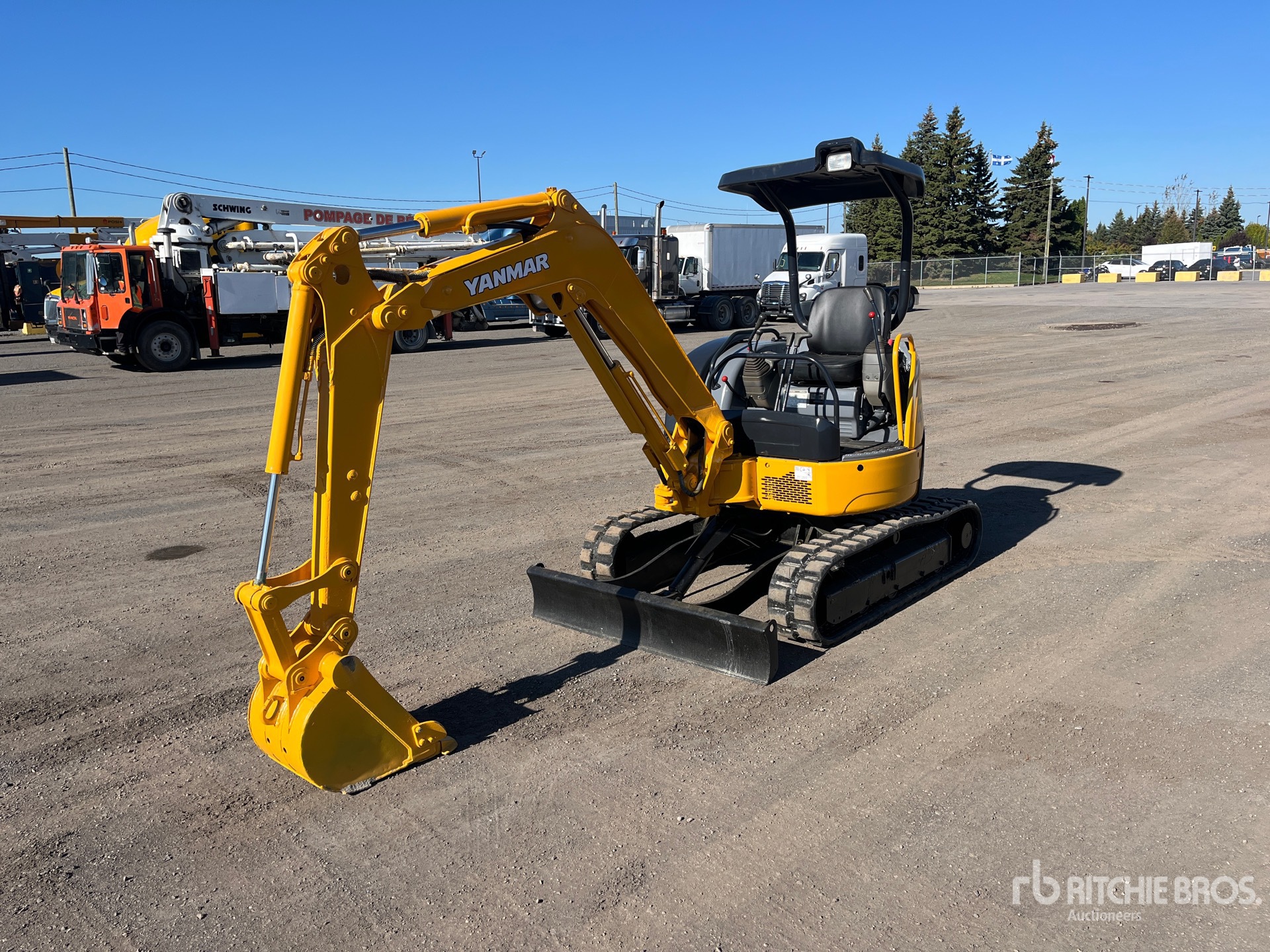 EXCAVADORA 2002 YANMAR VIO272