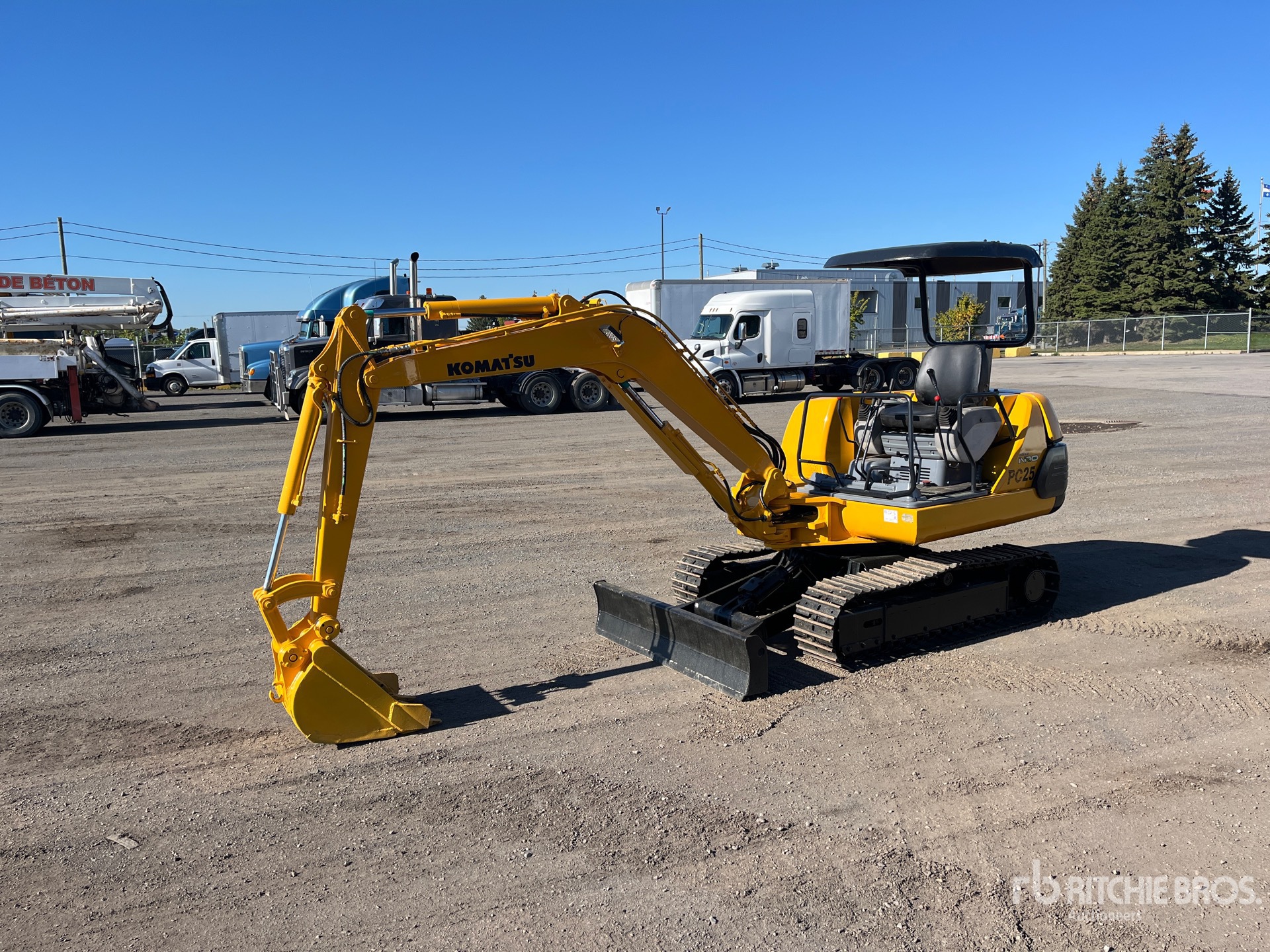 EXCAVADORA 1990 KOMATSU PC251
