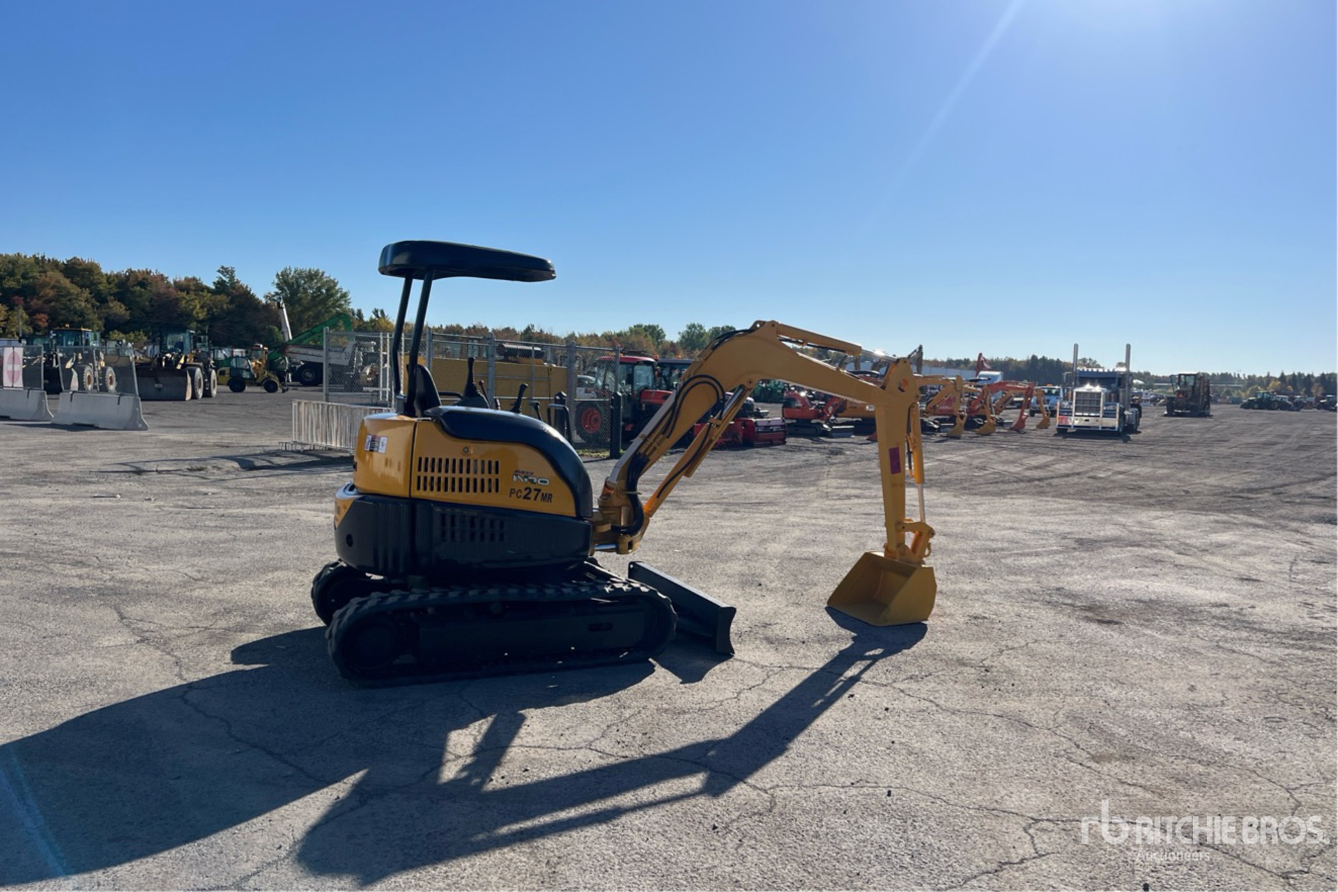 EXCAVADORA 1998 KOMATSU PC27MR