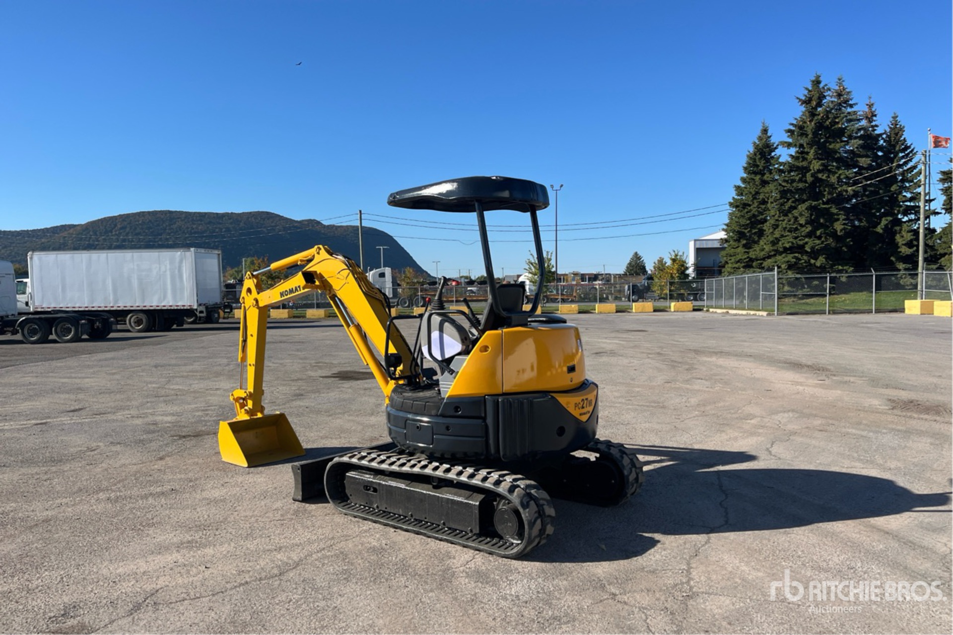 EXCAVADORA 1998 KOMATSU PC27MR