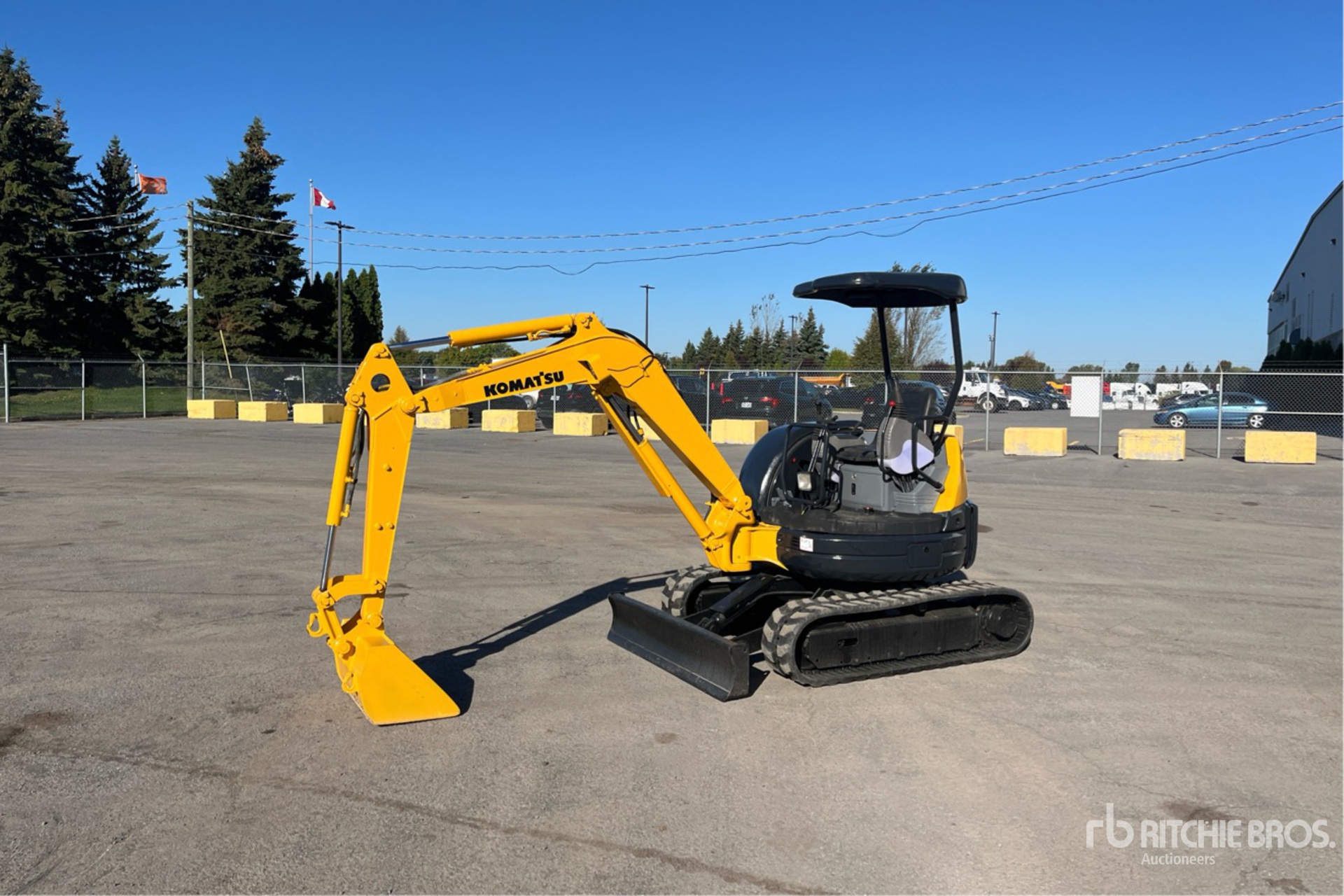 EXCAVADORA 1998 KOMATSU PC27MR