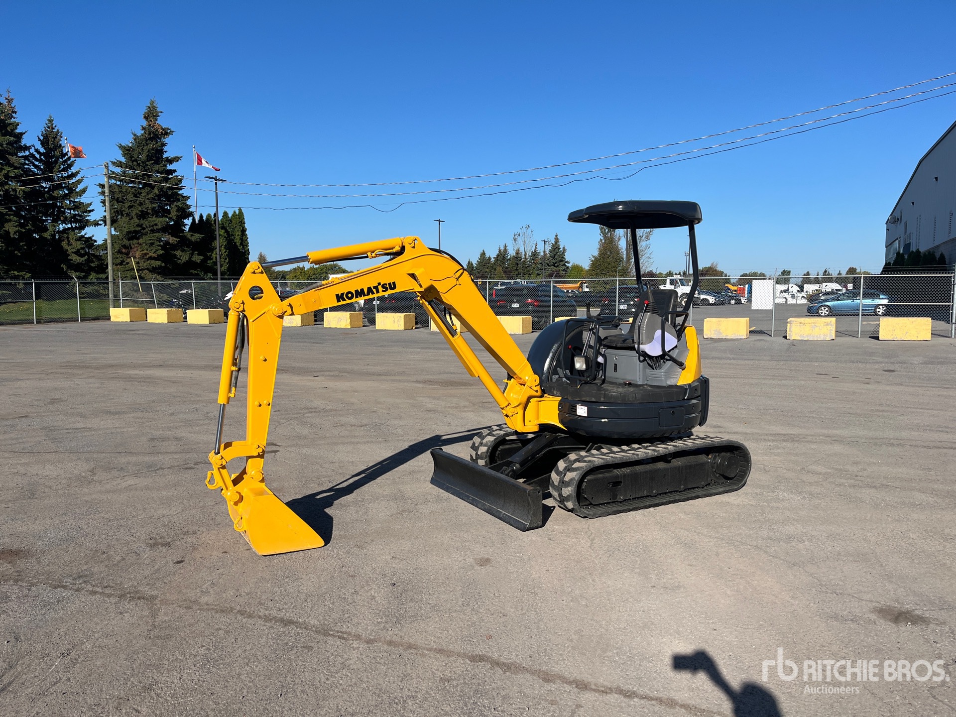 EXCAVADORA 1998 KOMATSU PC27MR