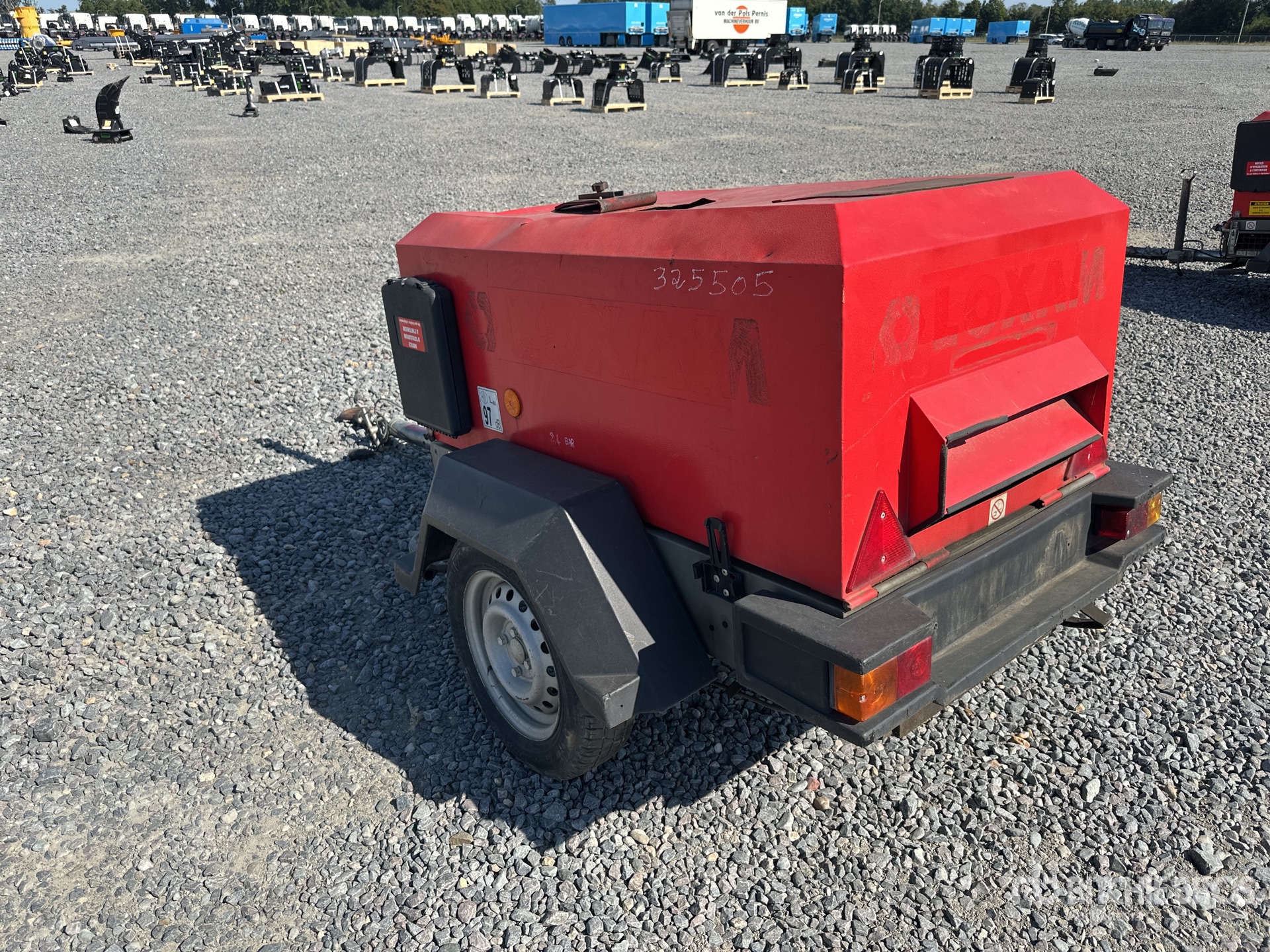 General Appearance with Picture, Left Rear Corner