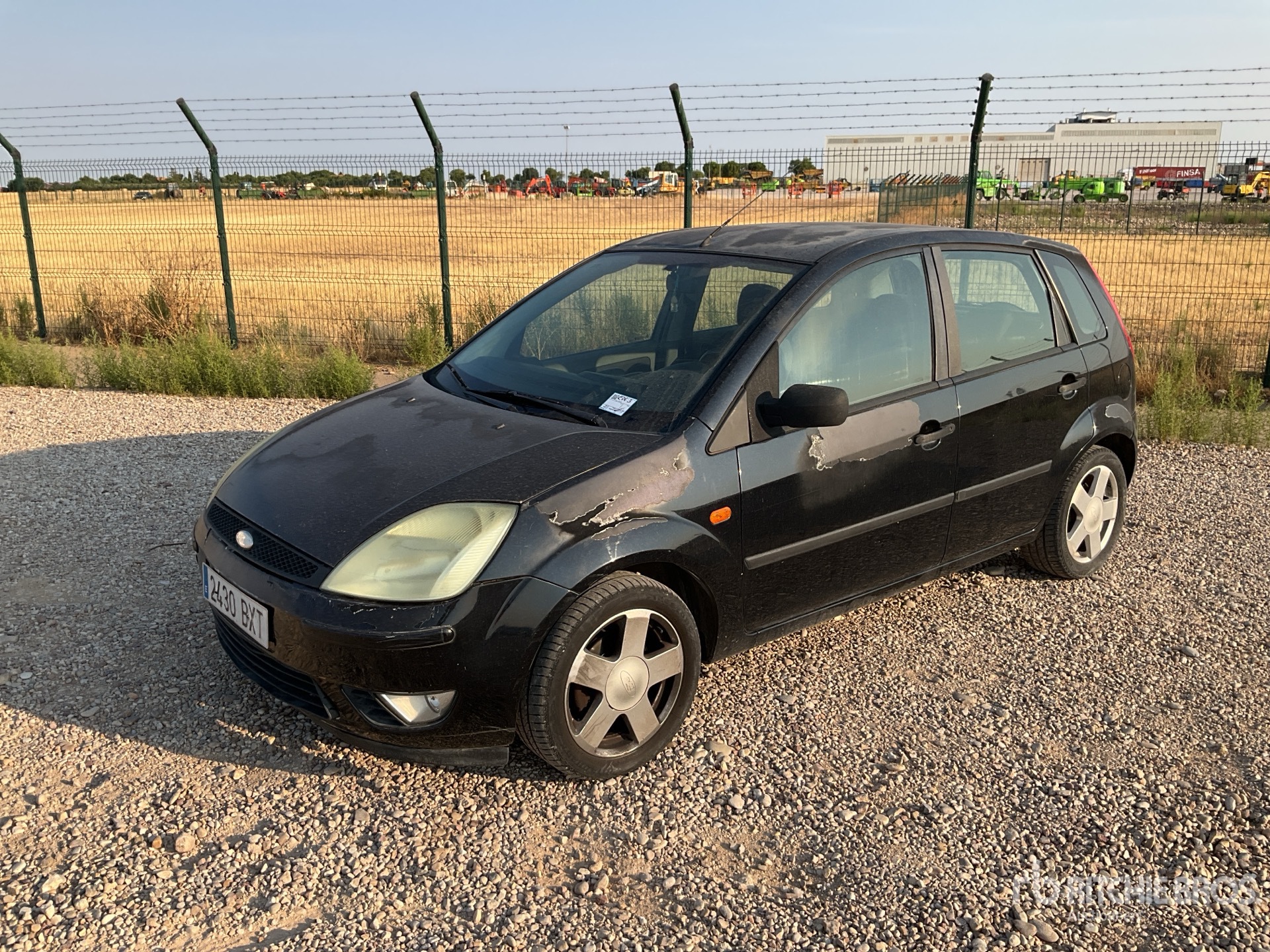 General Appearance with Picture, Left Front Corner