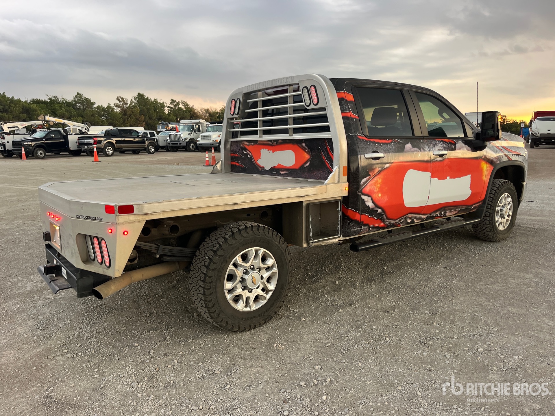 General Appearance with Picture, Right Rear Corner