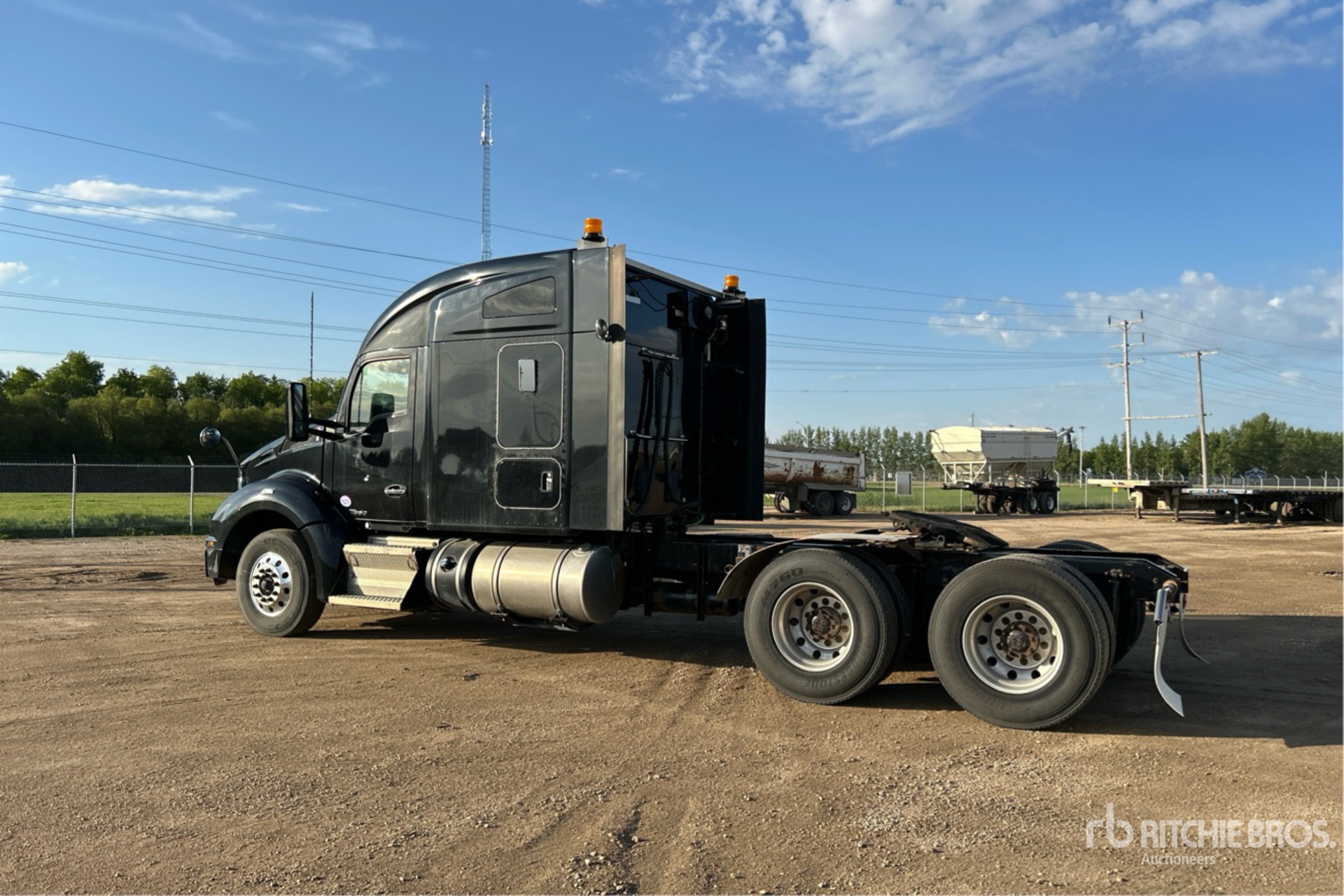 General Appearance with Picture, Left Rear Corner