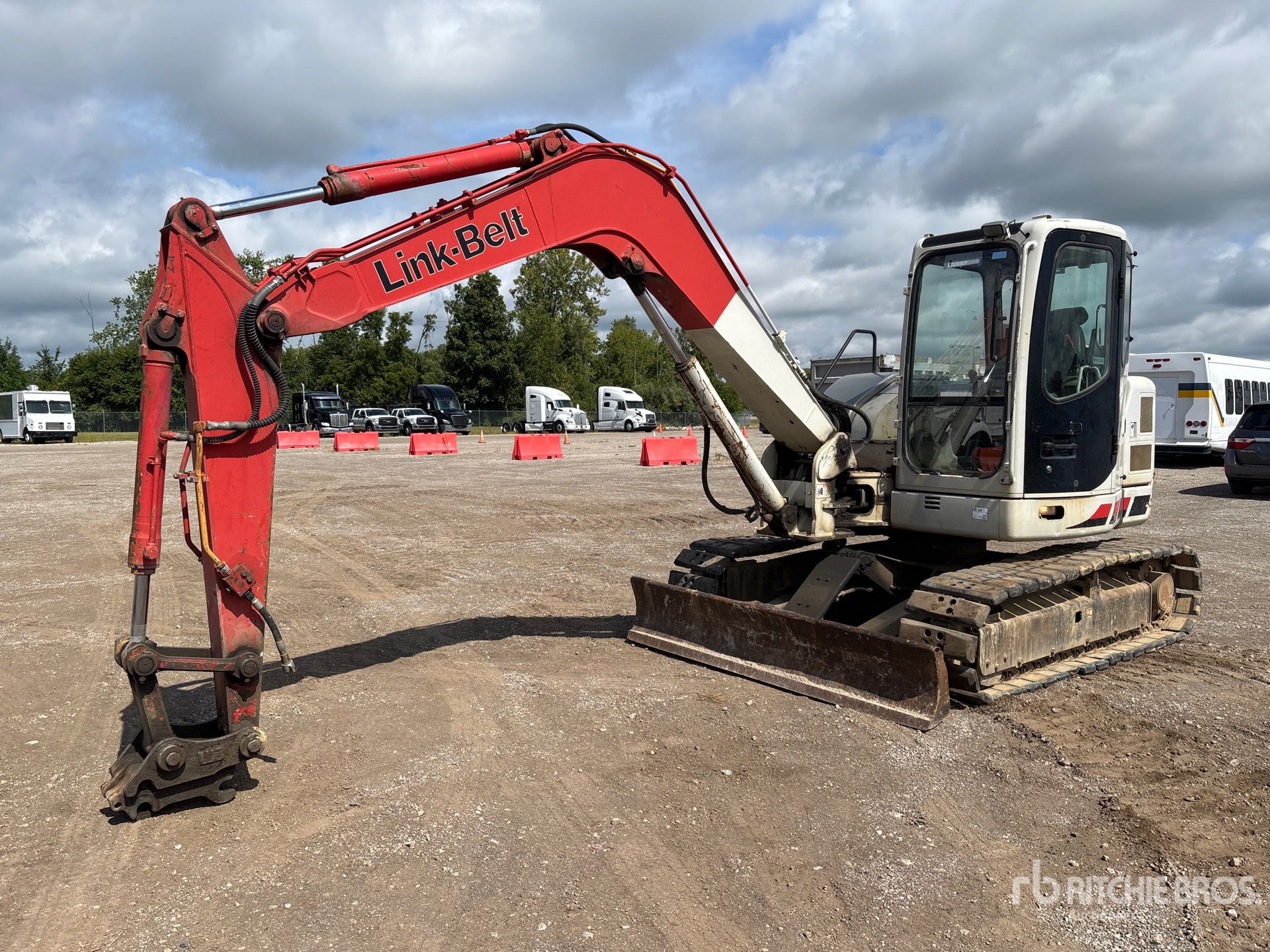 EXCAVADORA 2007 LINK BELT 80