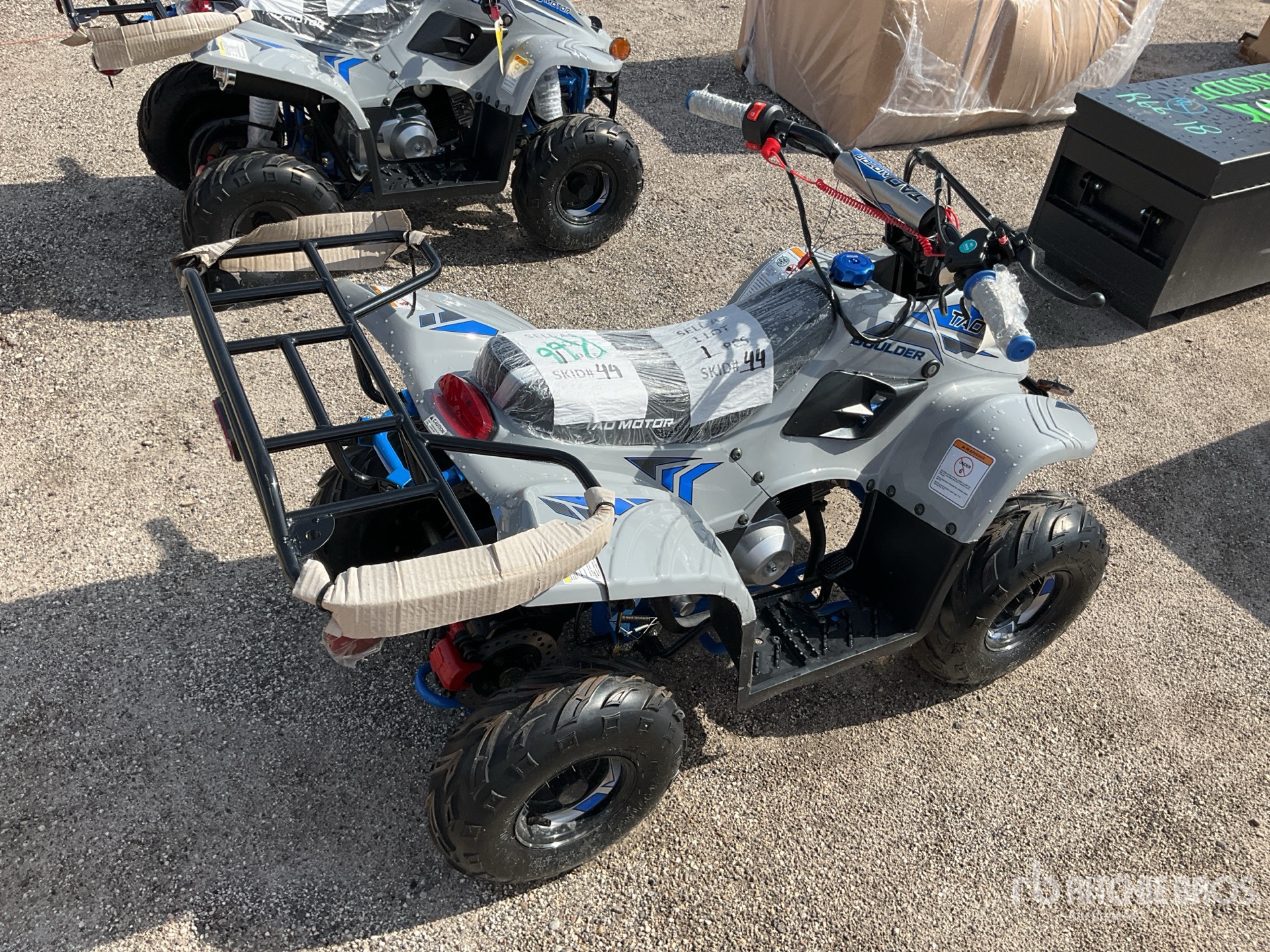 General Appearance with Picture, Right Rear Corner
