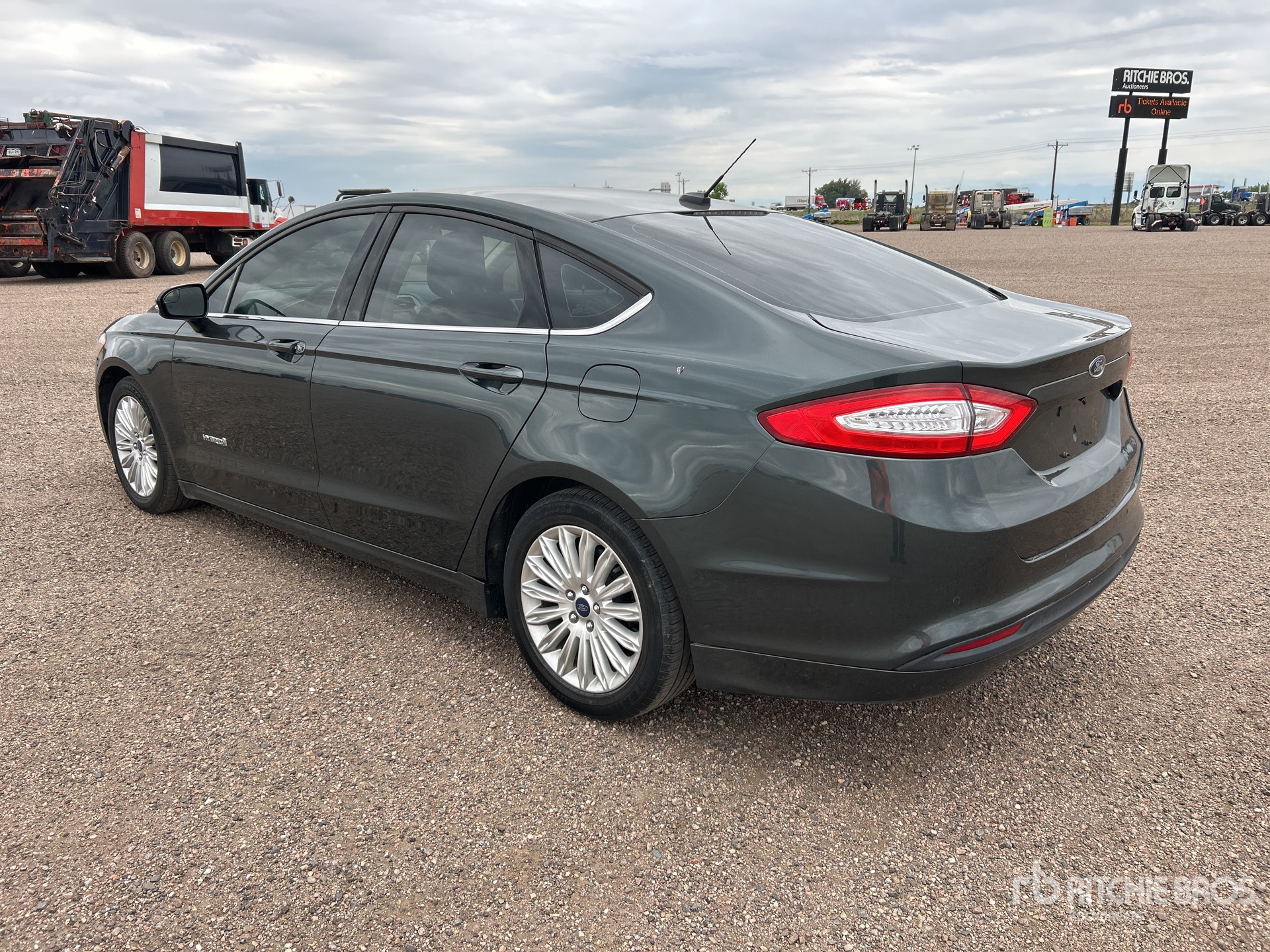 General Appearance with Picture, Left Rear Corner