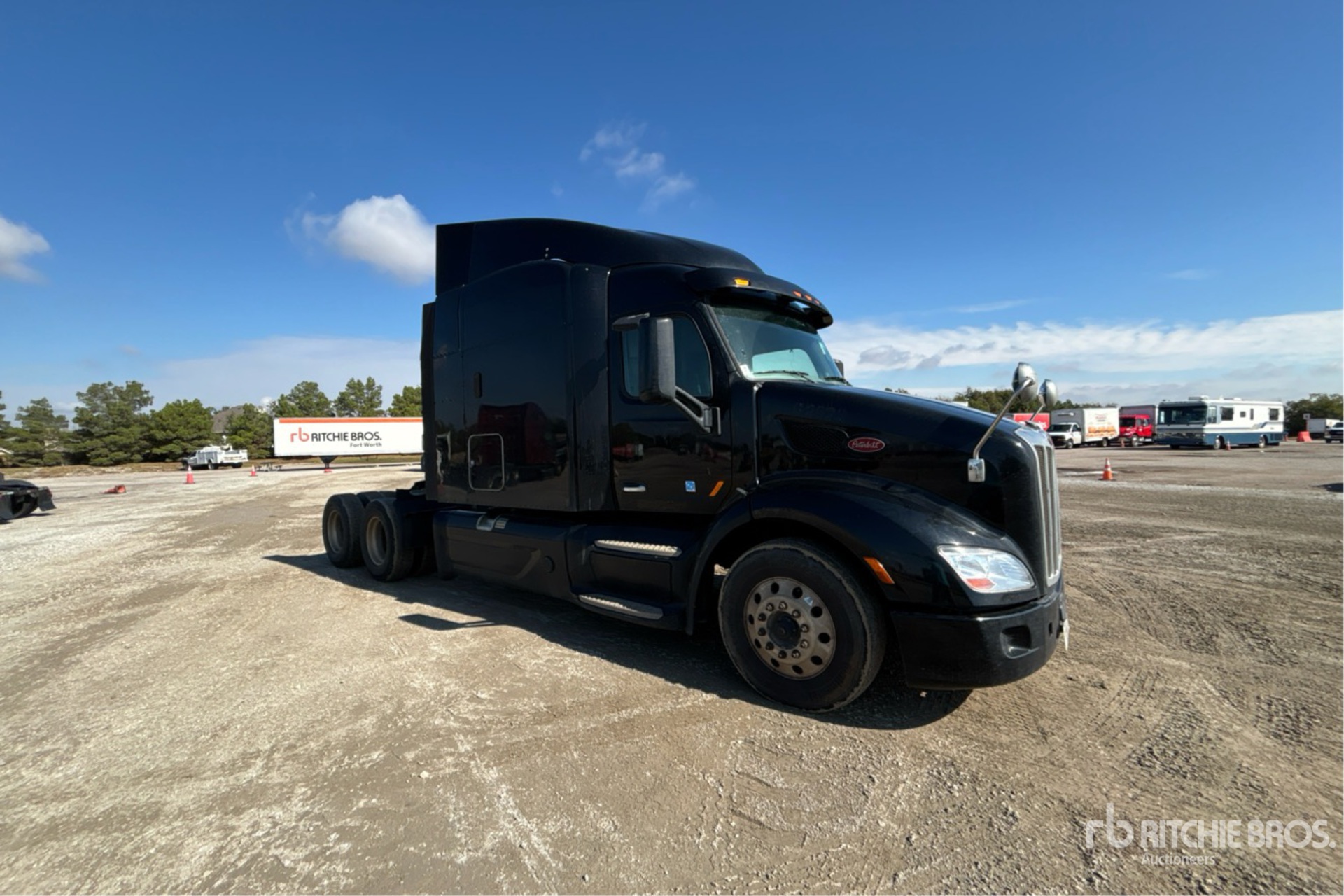 General Appearance with Bild, Ecke vorne rechts