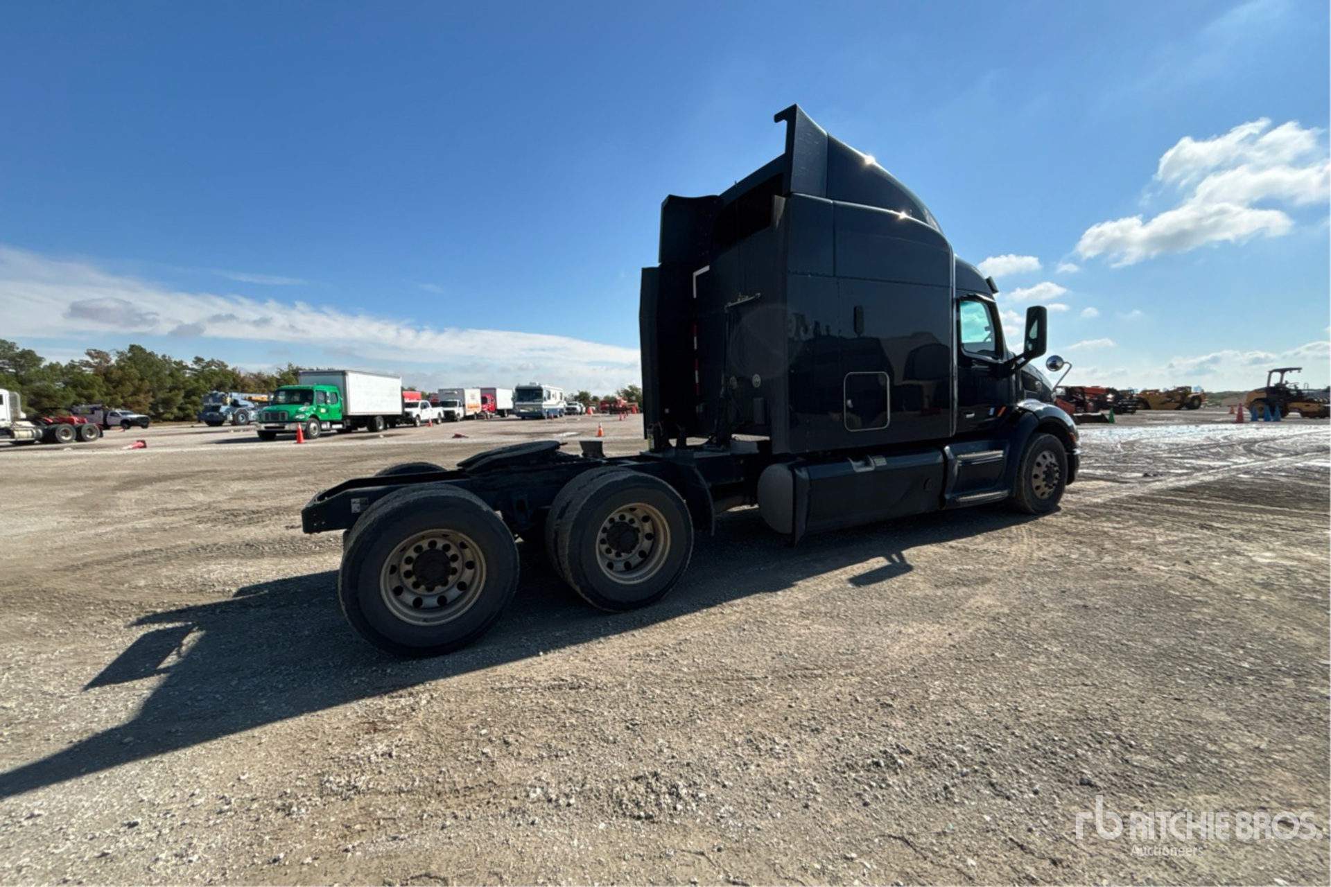 General Appearance with Bild, Ecke hinten rechts