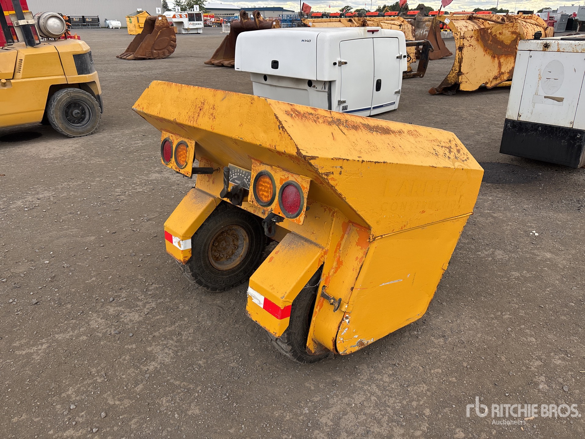 General Appearance with Picture, Right Rear Corner