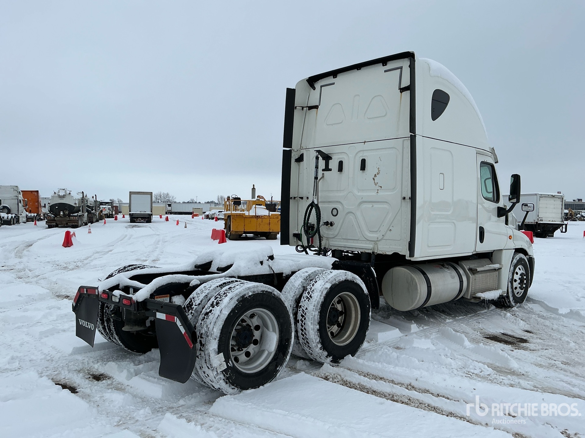Aspect général with Image, coin arrière droit