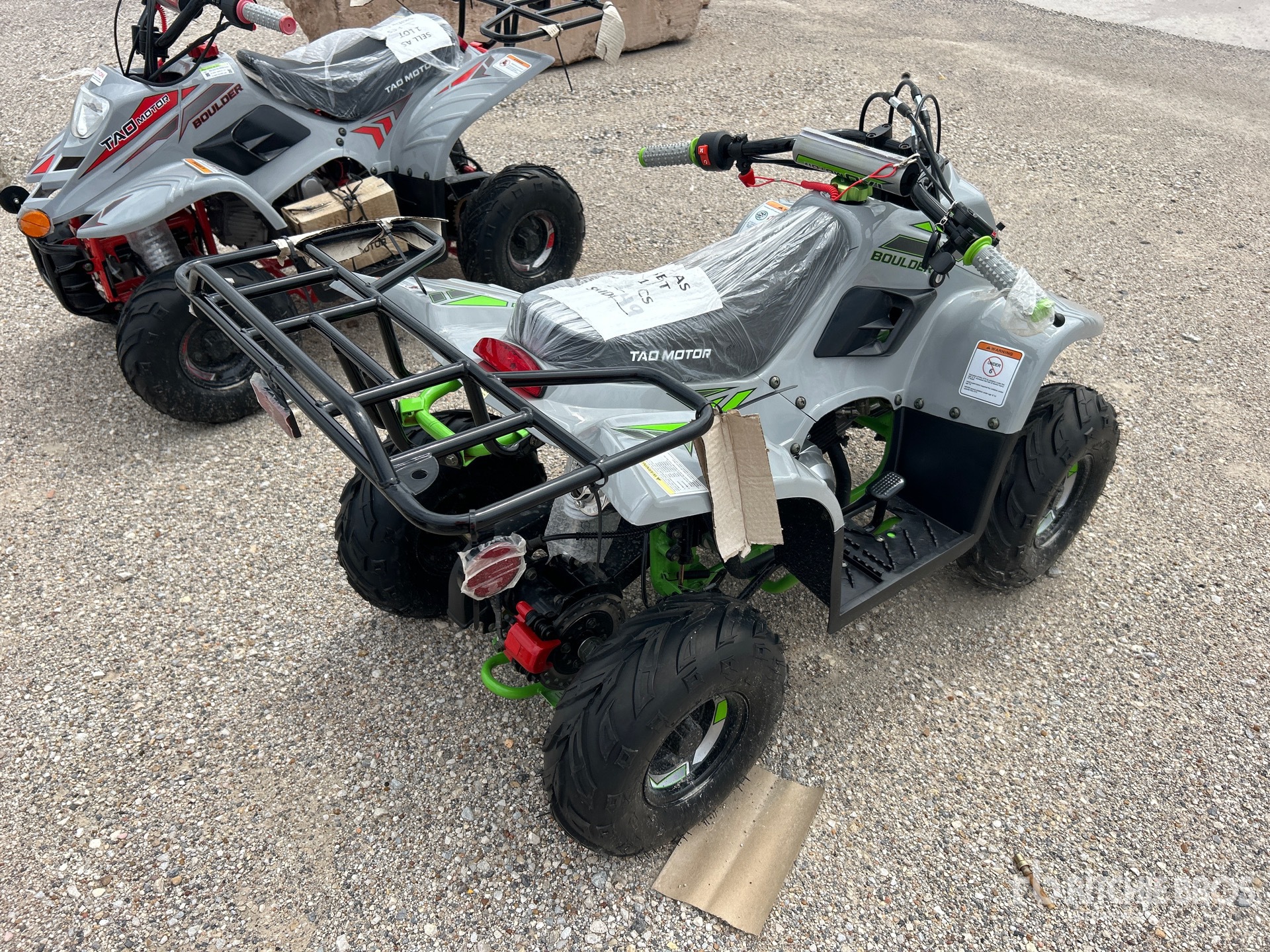 General Appearance with Picture, Right Rear Corner