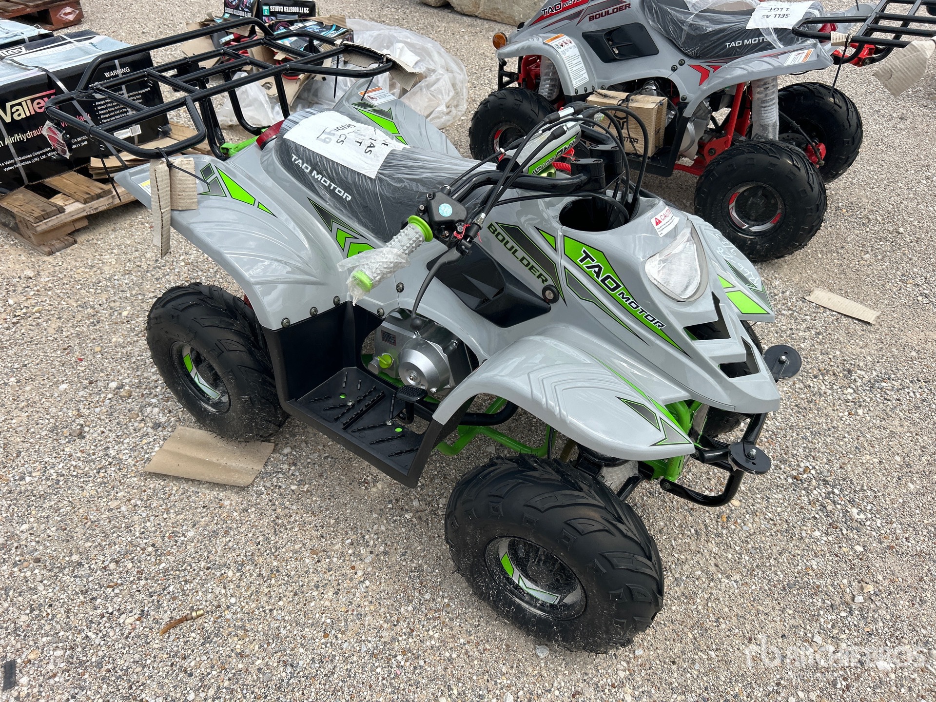 General Appearance with Picture, Right Front Corner