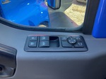 NN681666 - 2022 International LT625: Window Controls