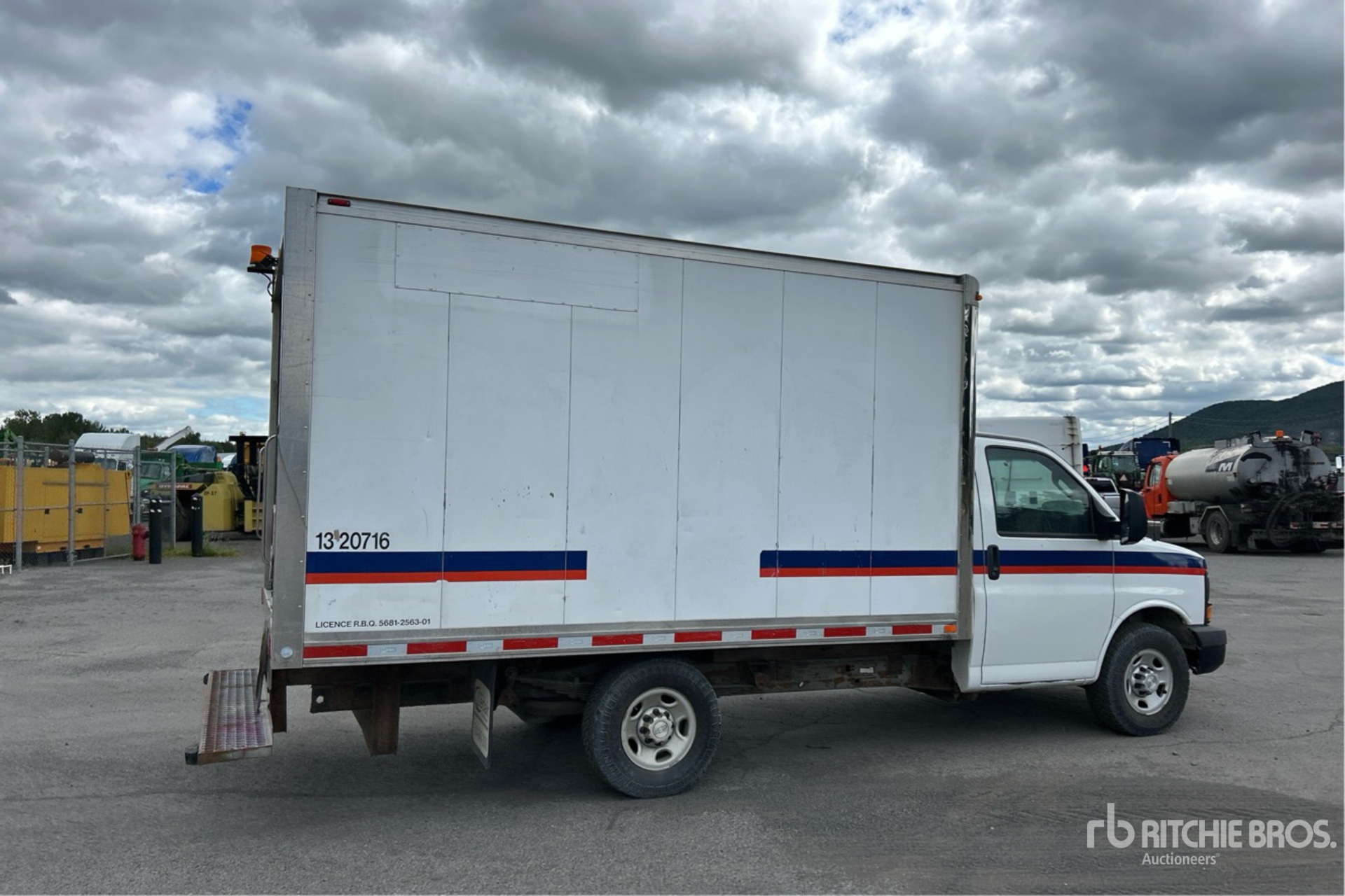 General Appearance with Picture, Right Rear Corner