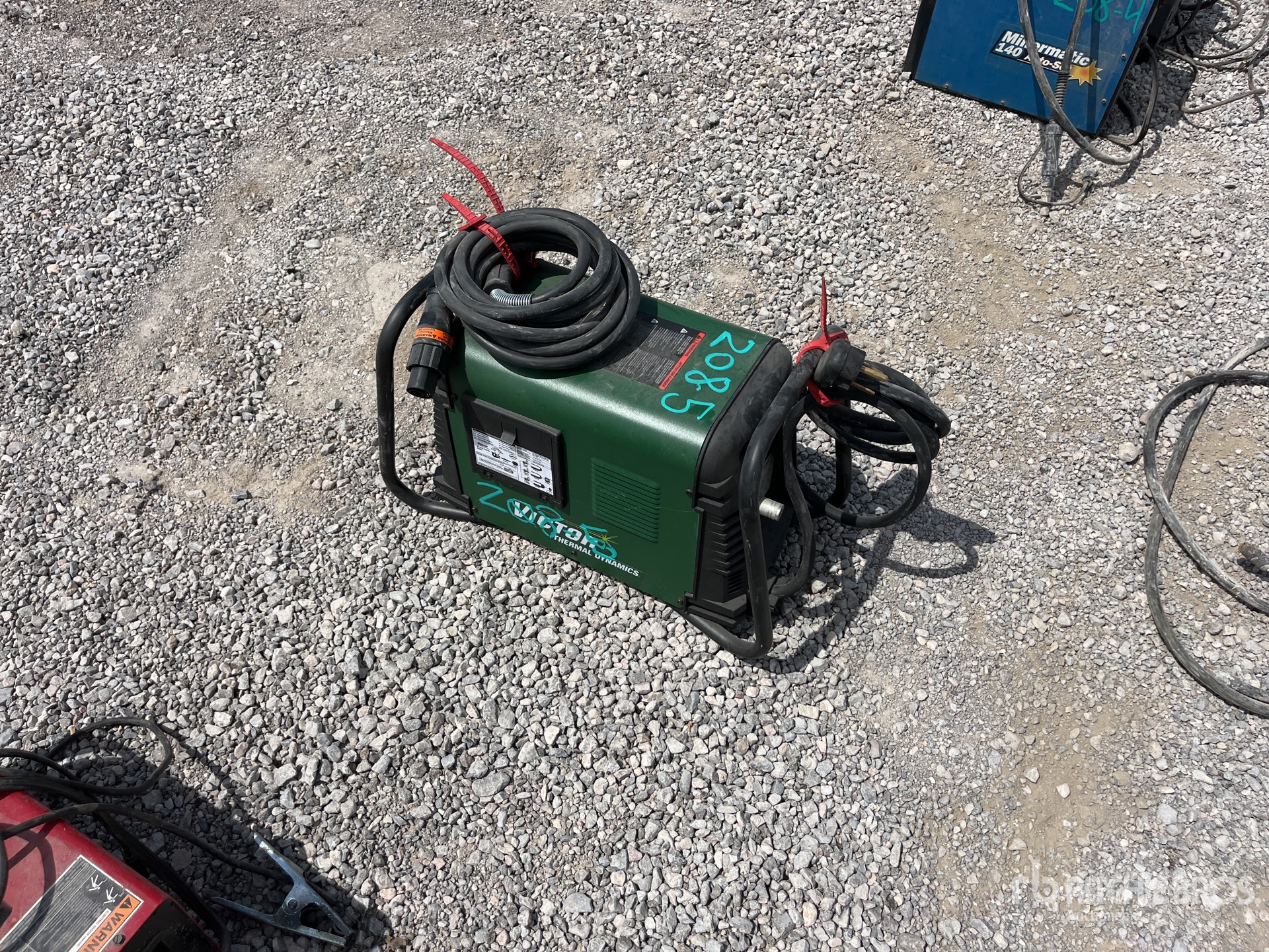 General Appearance with Picture, Right Front Corner