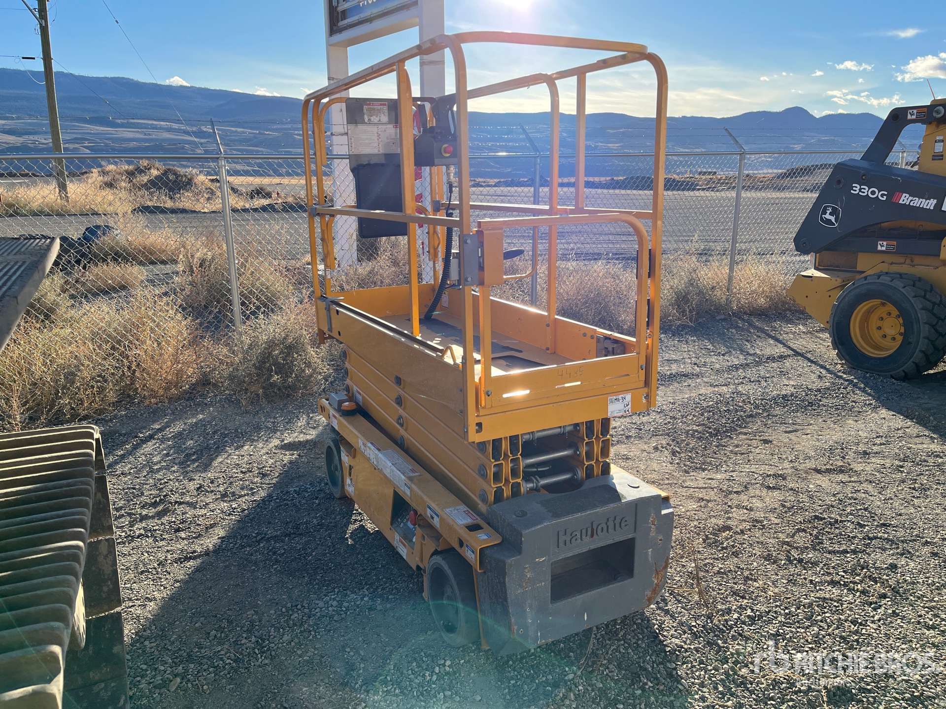 General Appearance with Picture, Right Front Corner