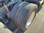 4 Underbody - Truck with Right Center Drive Tires