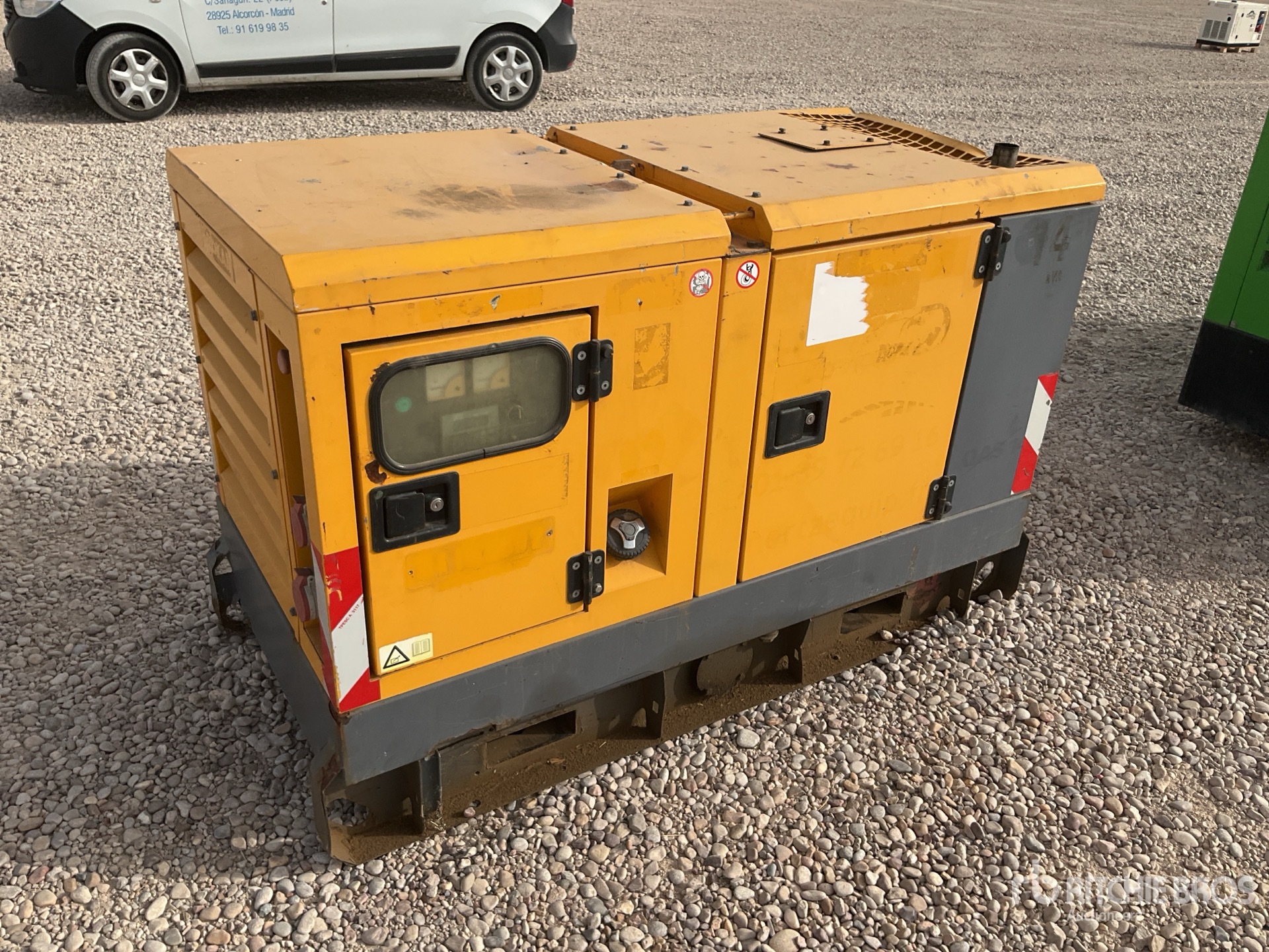 General Appearance with Picture, Left Front Corner