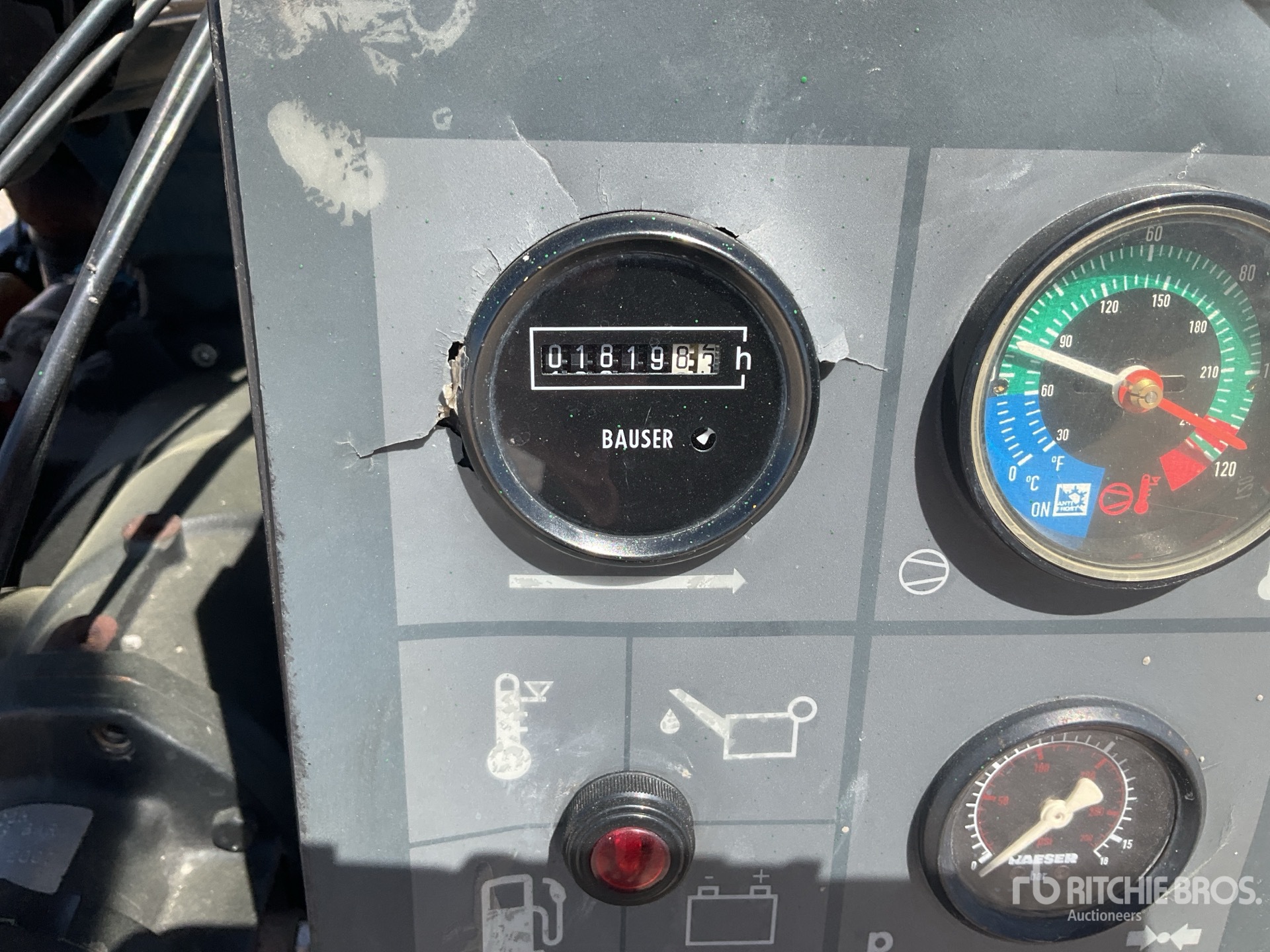 Aspect général with Compteur horaire / compteur kilométrique