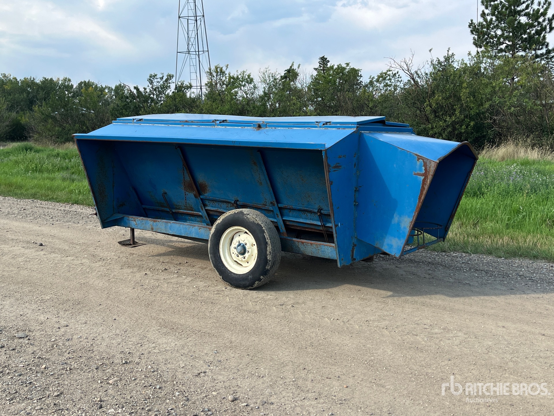General Appearance with Picture, Left Rear Corner