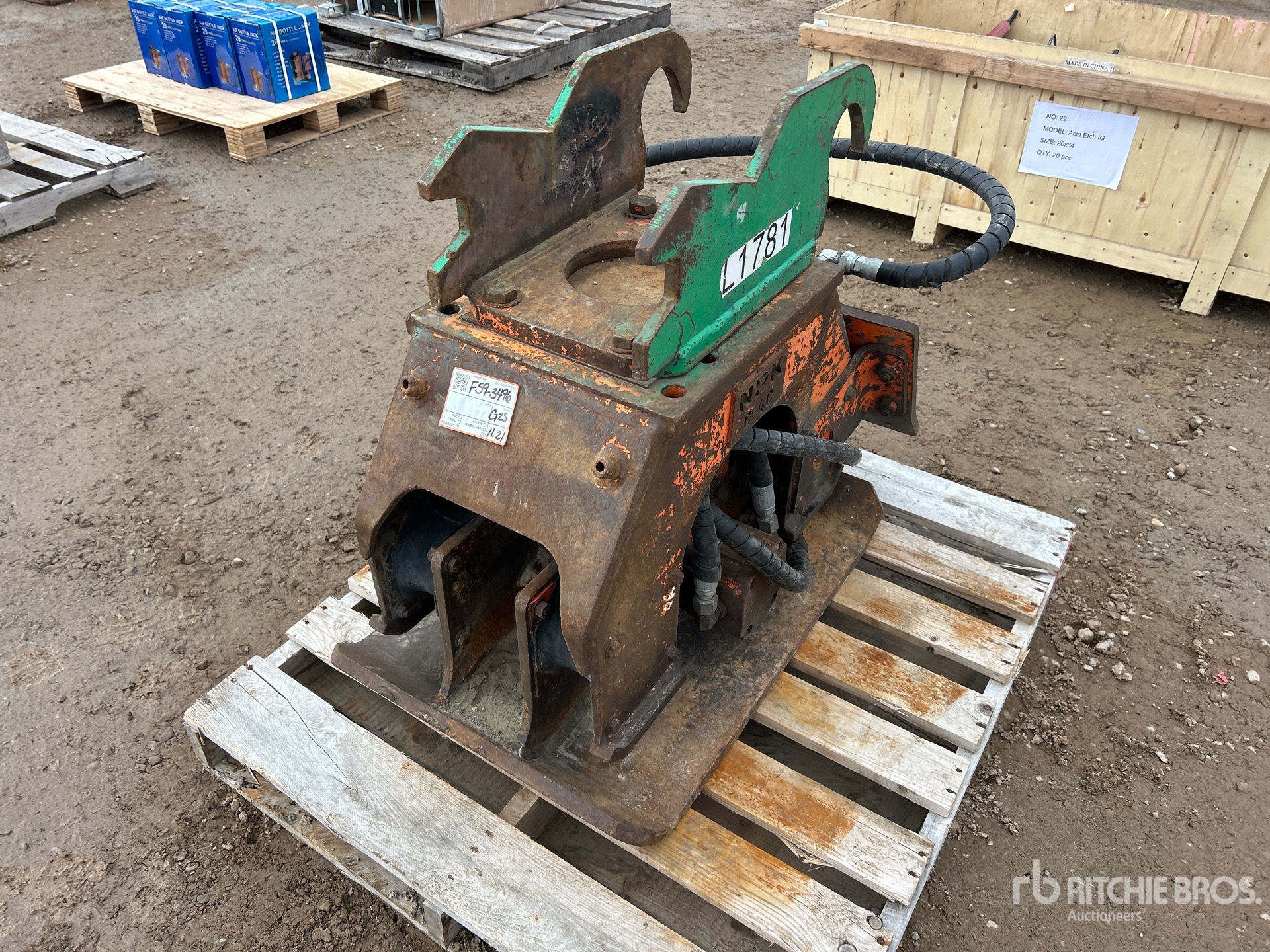 General Appearance with Bild, Ecke hinten rechts