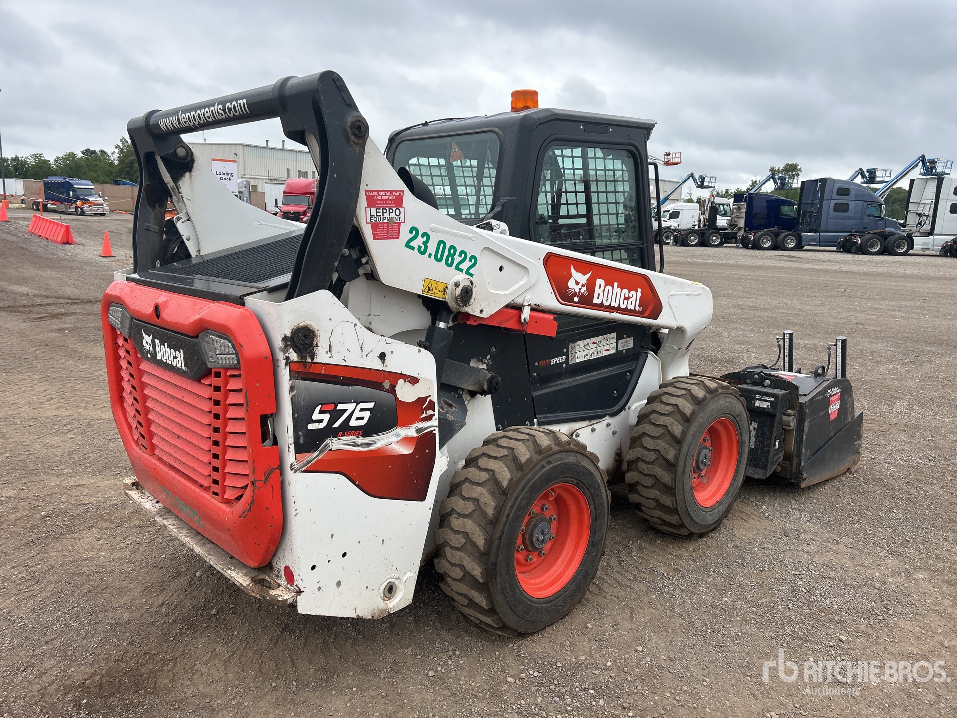 General Appearance with Picture, Right Rear Corner
