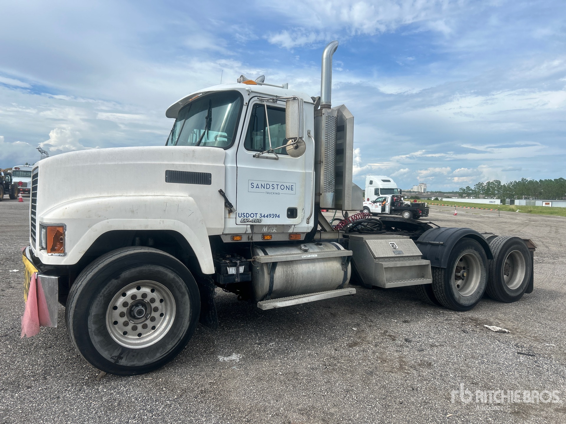 2000 Mack CH613 6x4 T/A Day Cab Truck Tractor | Ritchie Bros