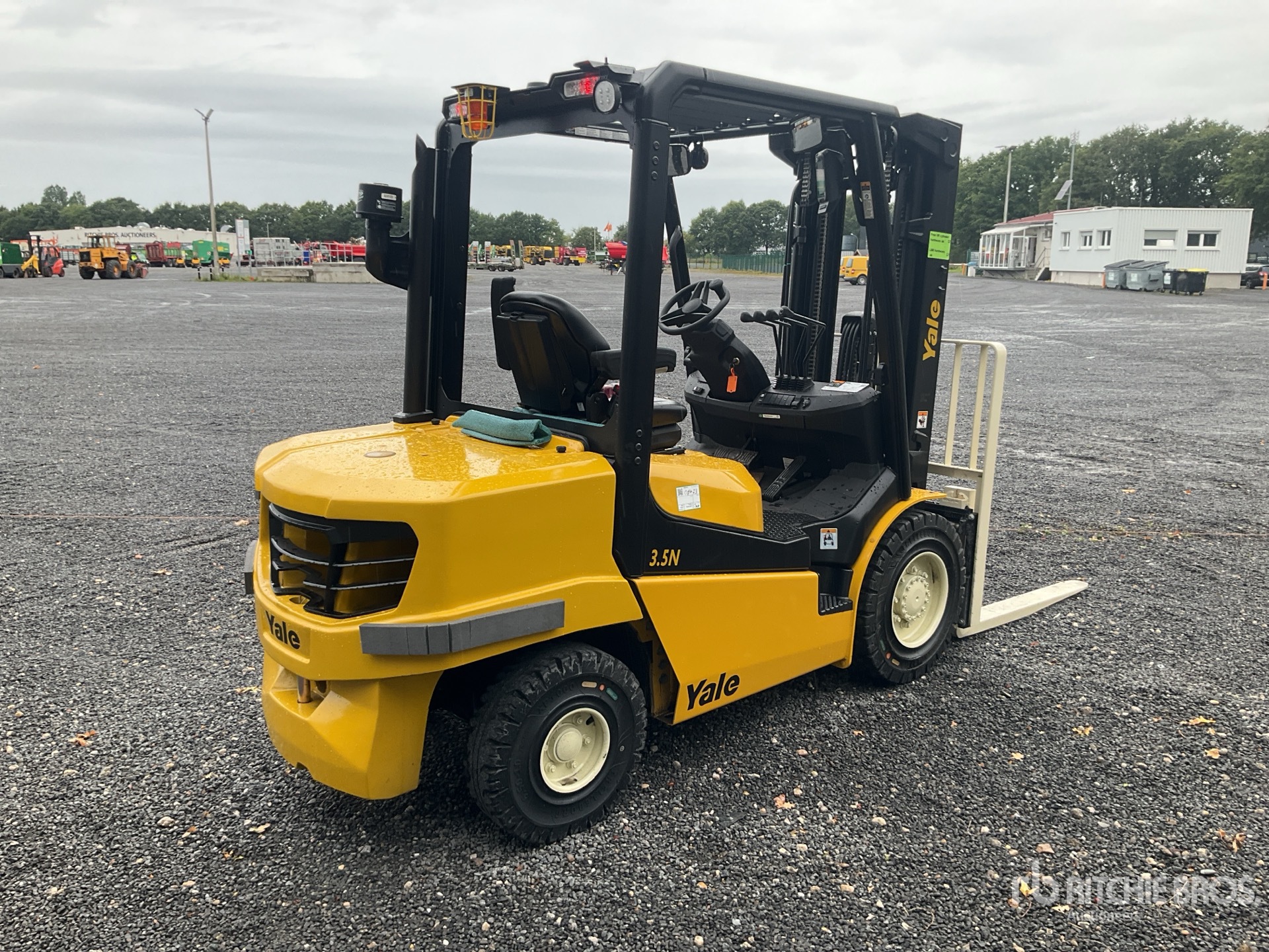 General Appearance with Picture, Right Rear Corner