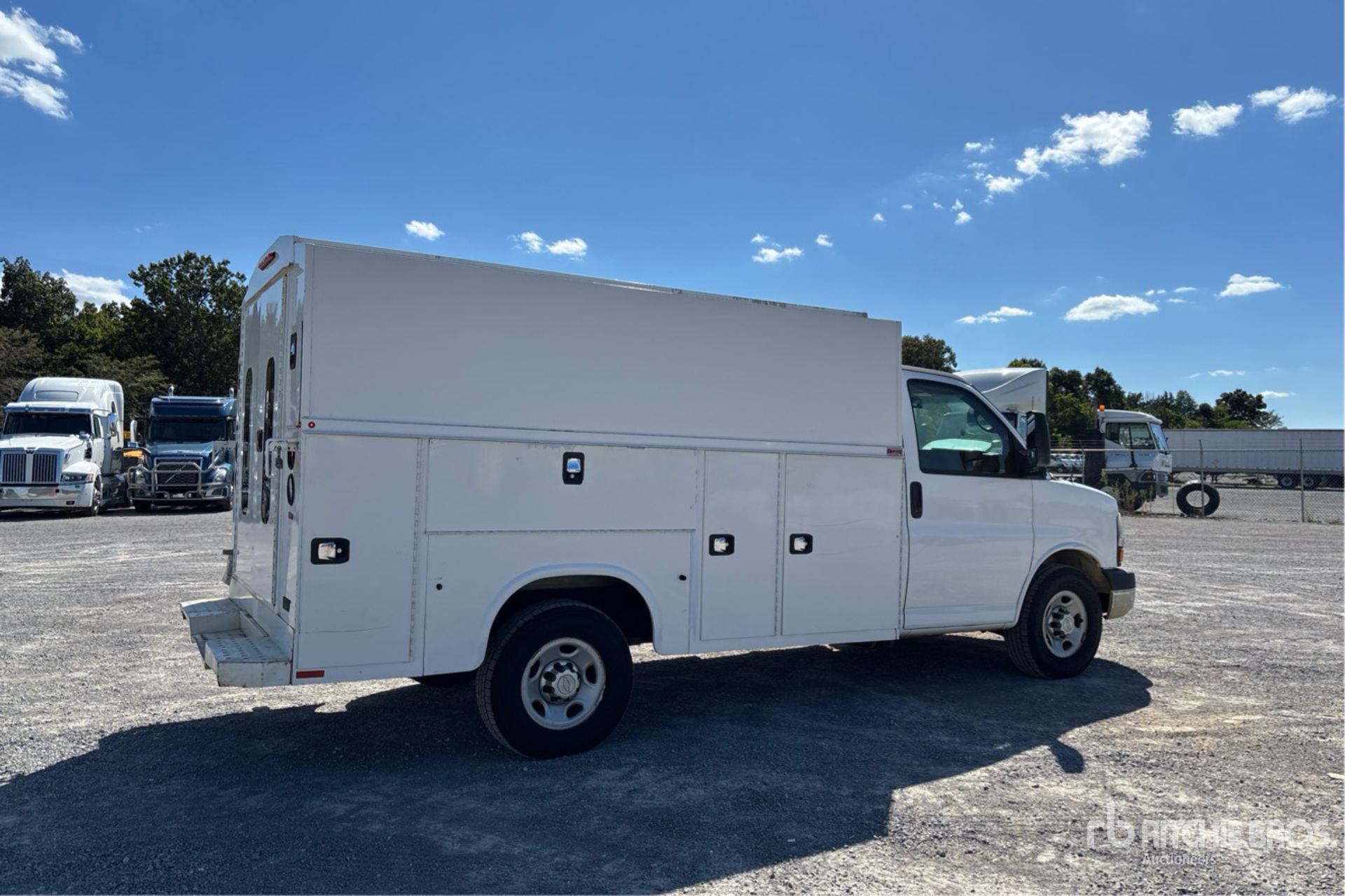 General Appearance with Picture, Right Rear Corner