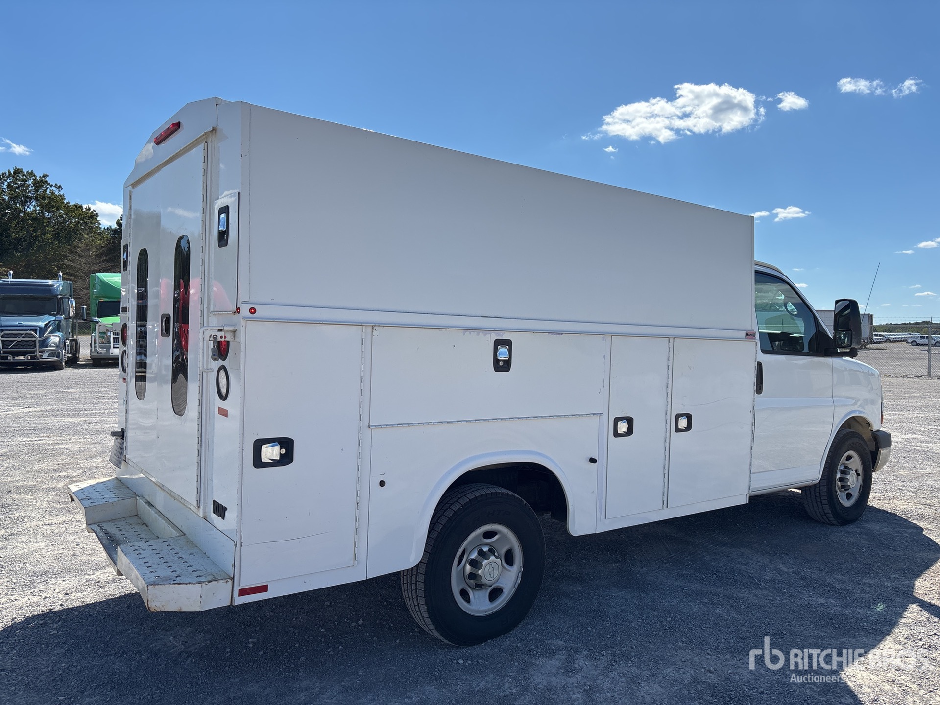 General Appearance with Picture, Right Rear Corner