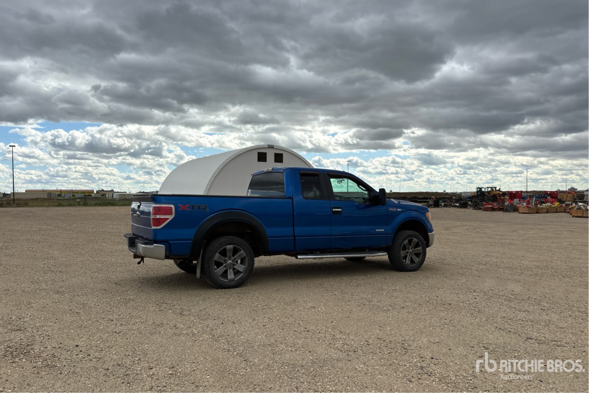 General Appearance with Picture, Right Rear Corner