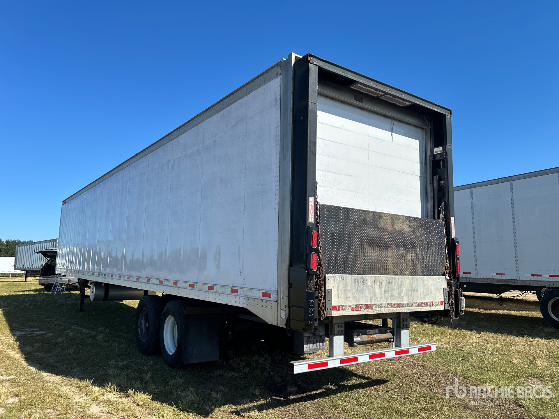 General Appearance with Foto, angolo posteriore sinistro