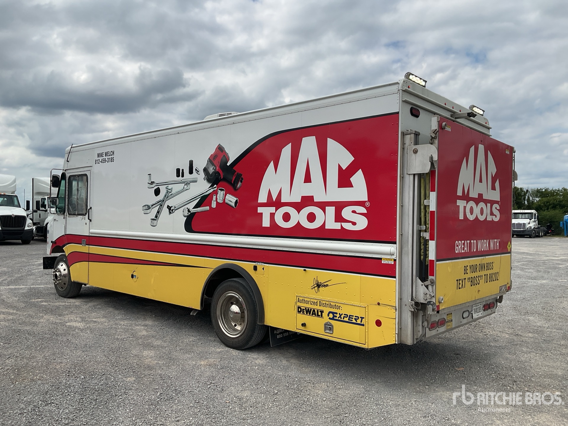 2018 Freightliner MT55
