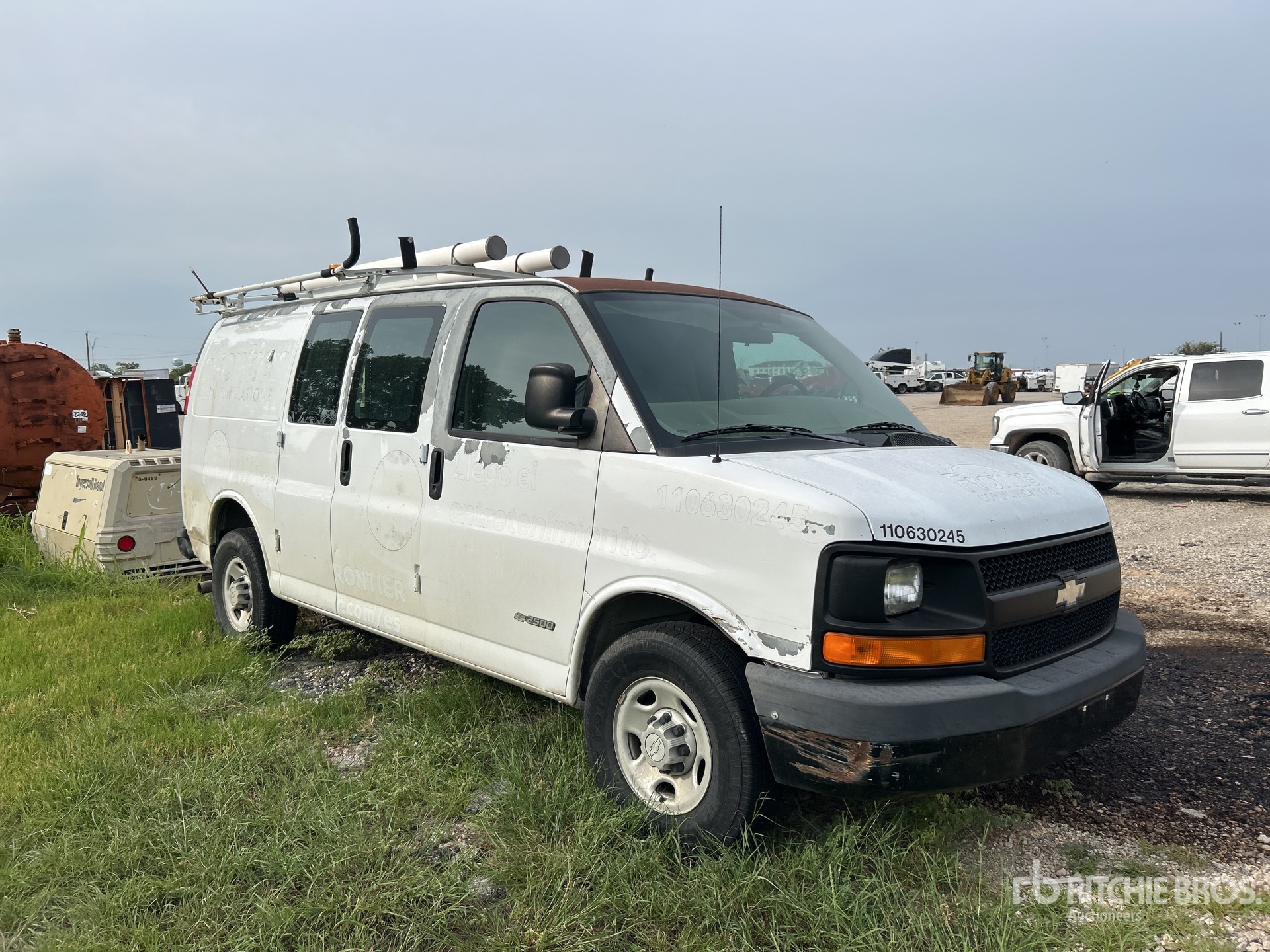 General Appearance with Picture, Right Front Corner